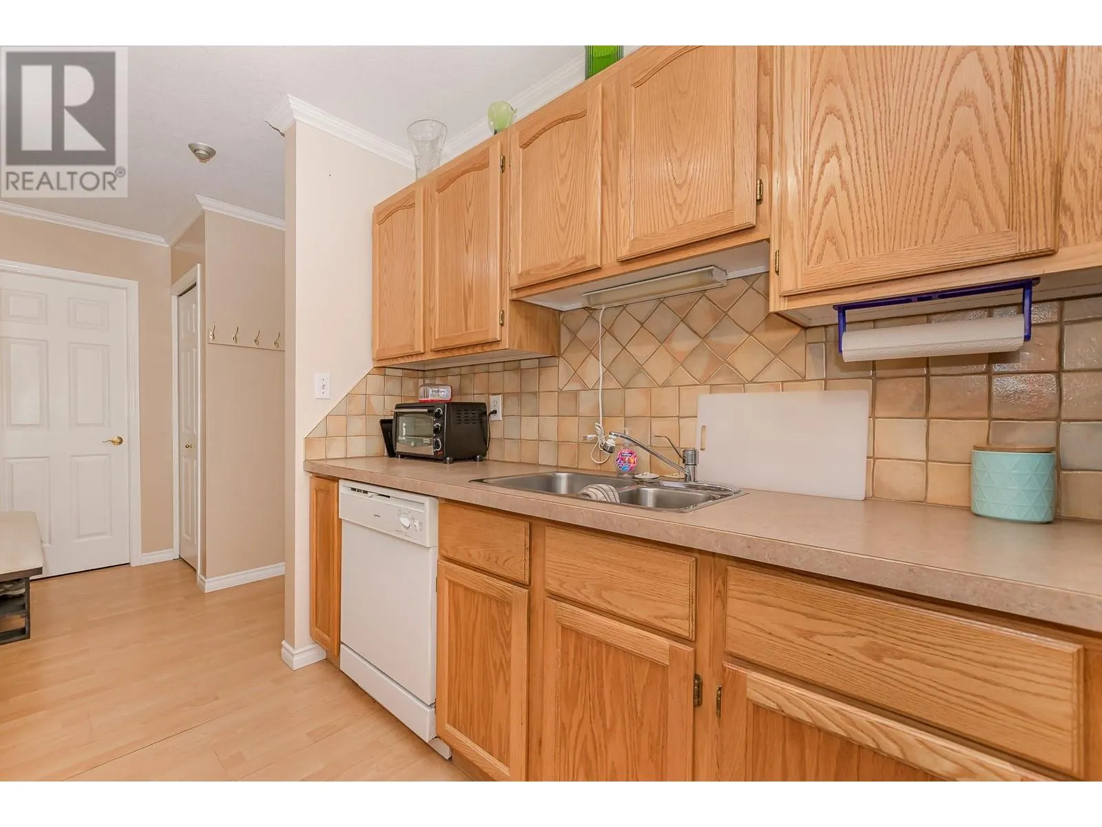 211 Kildonan Avenue Unit# 214