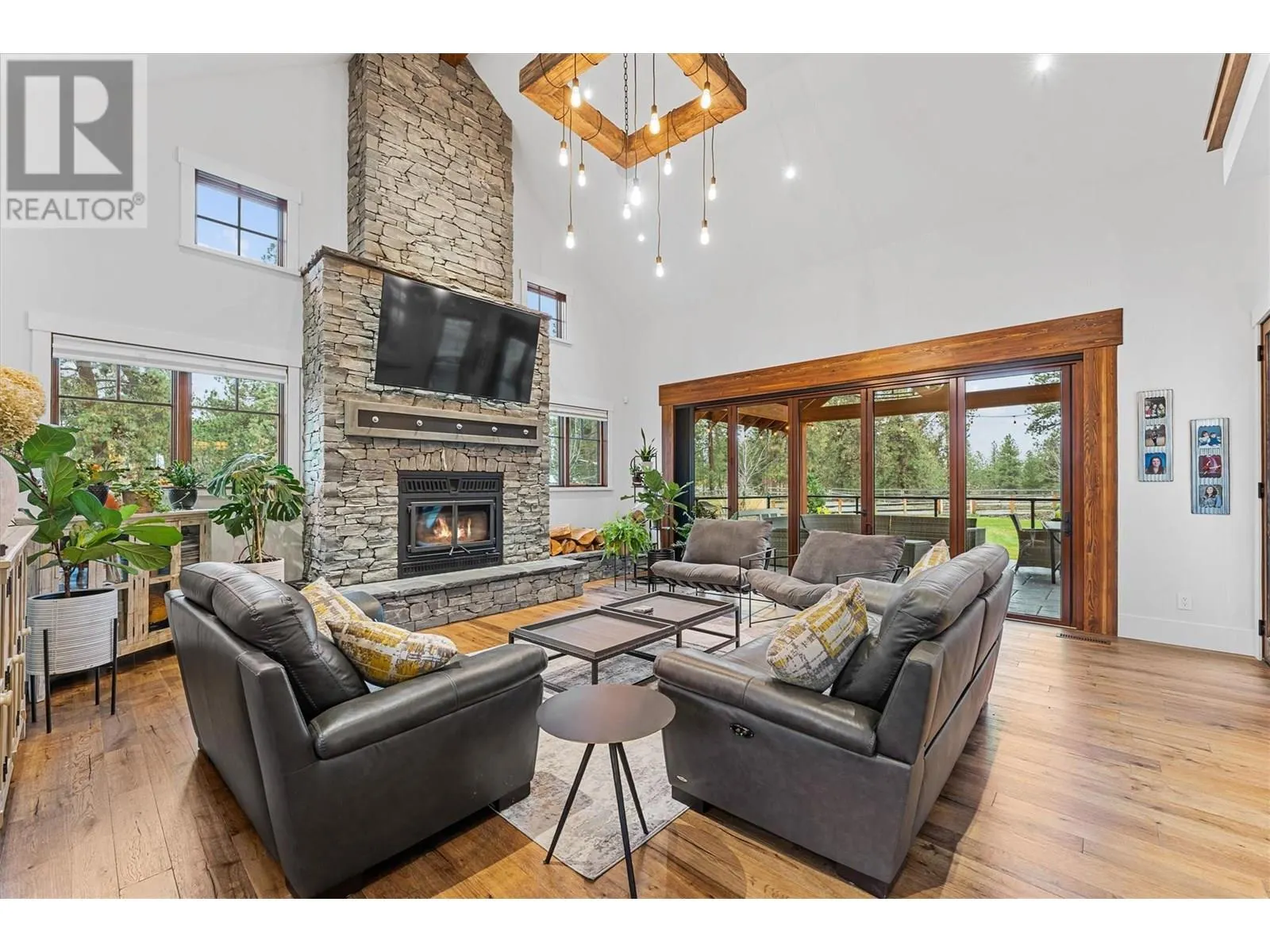 2150 Saucier Road
