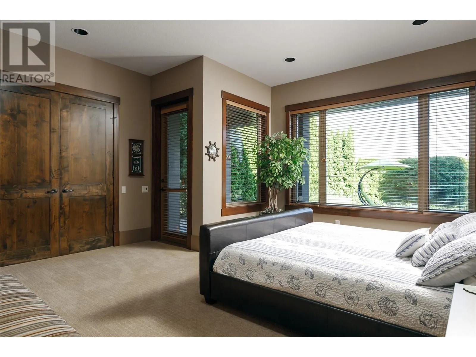 1528 Vineyard Drive