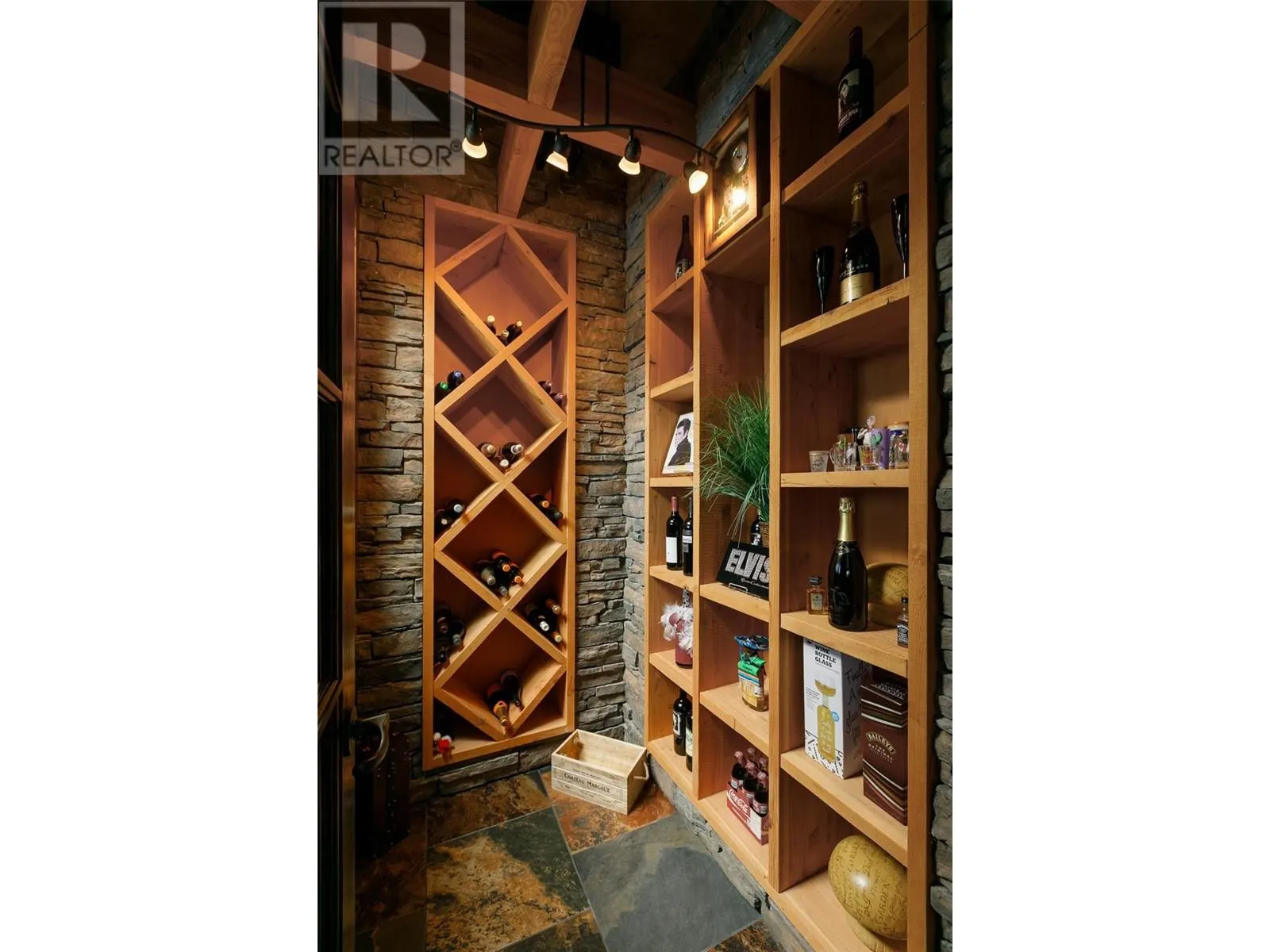 1528 Vineyard Drive