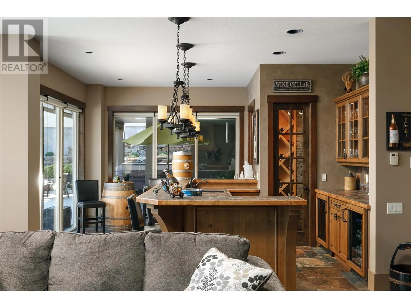 1528 Vineyard Drive