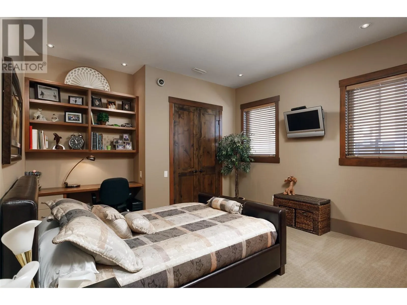 1528 Vineyard Drive