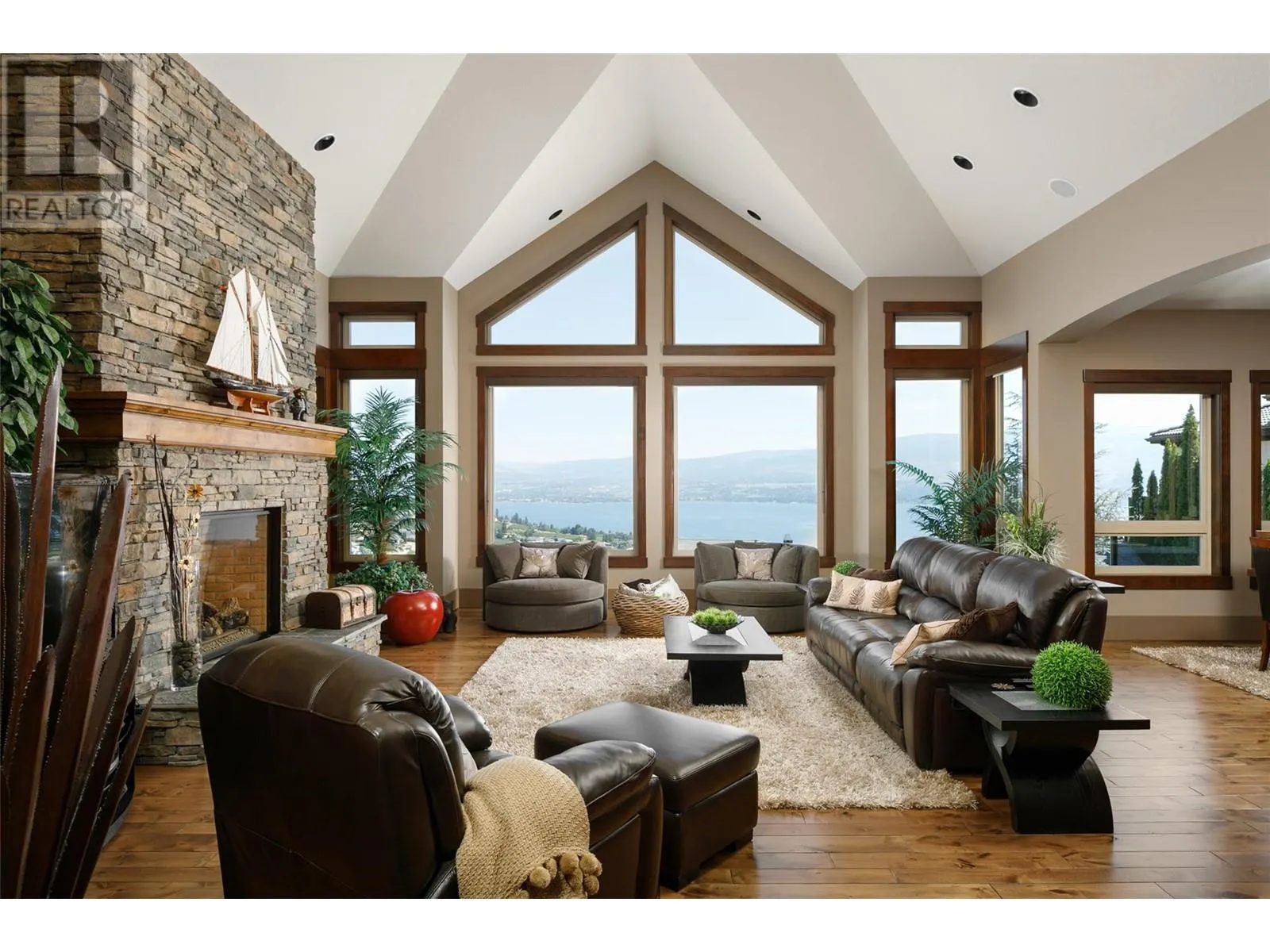 1528 Vineyard Drive