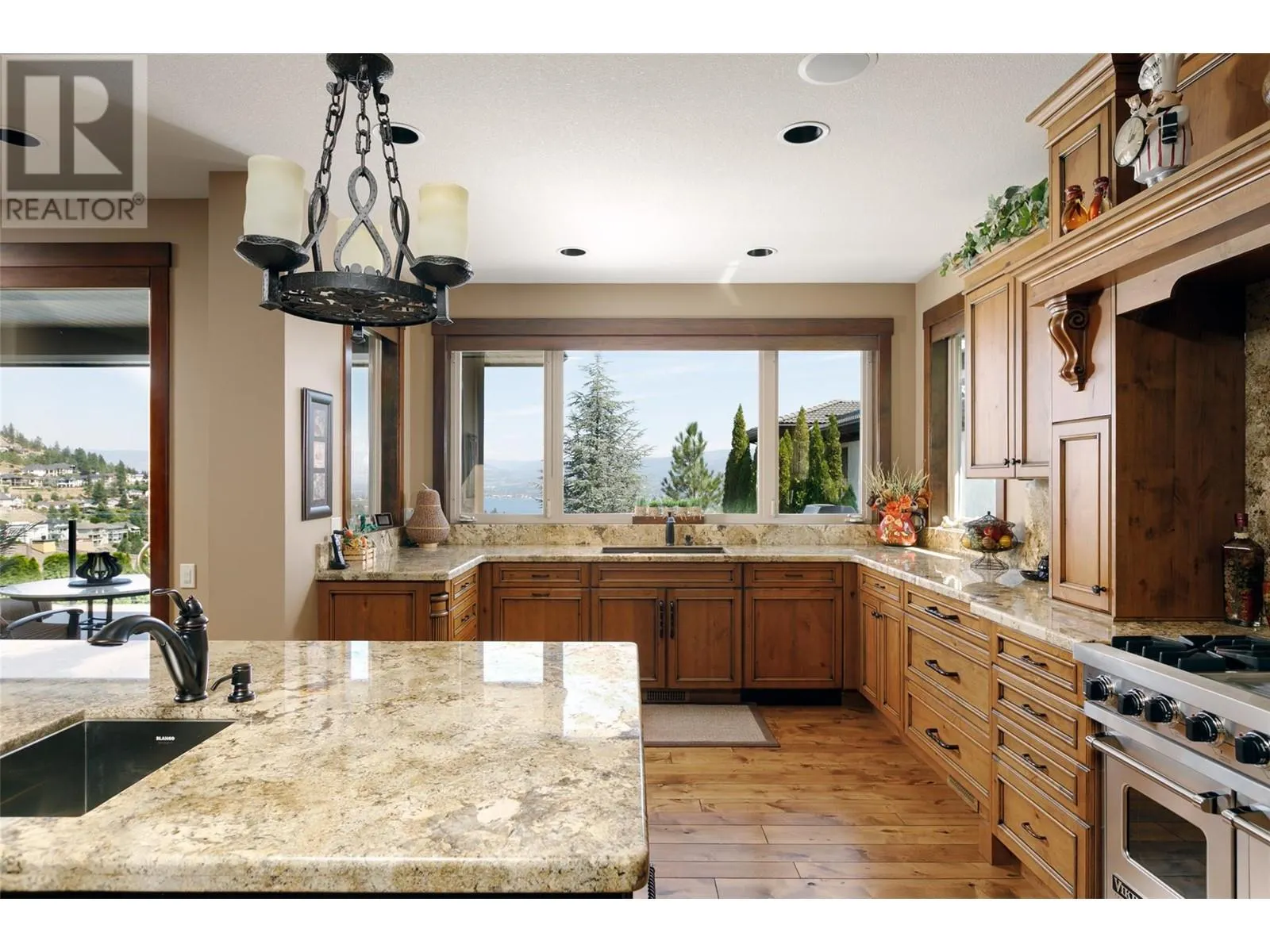 1528 Vineyard Drive