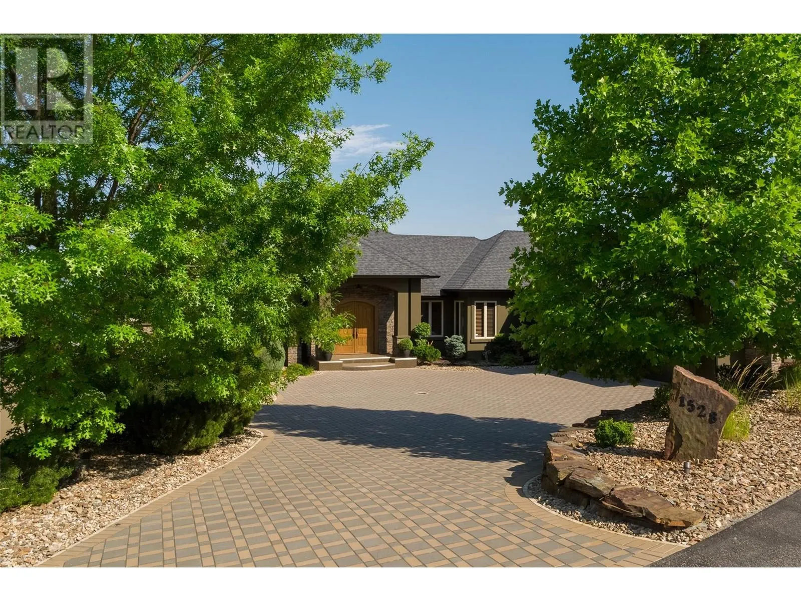 1528 Vineyard Drive