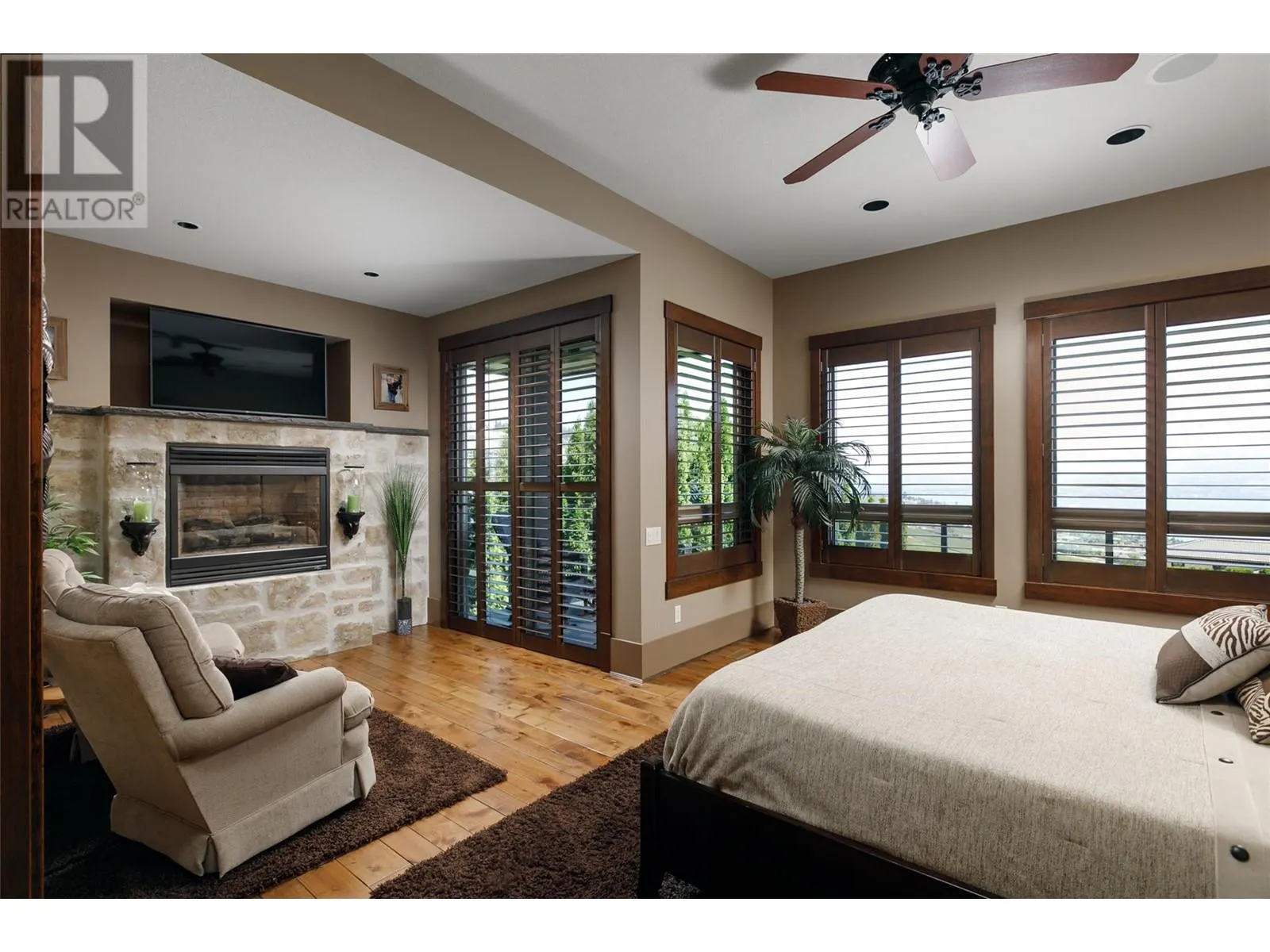 1528 Vineyard Drive