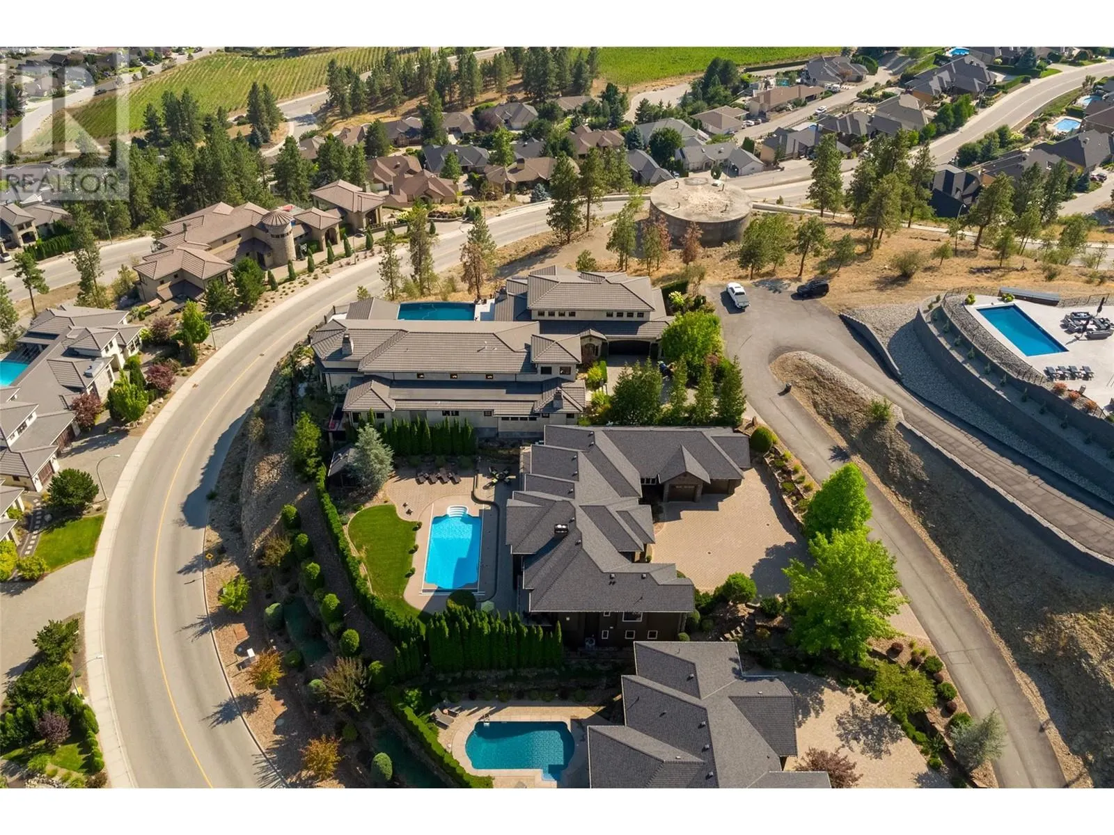 1528 Vineyard Drive