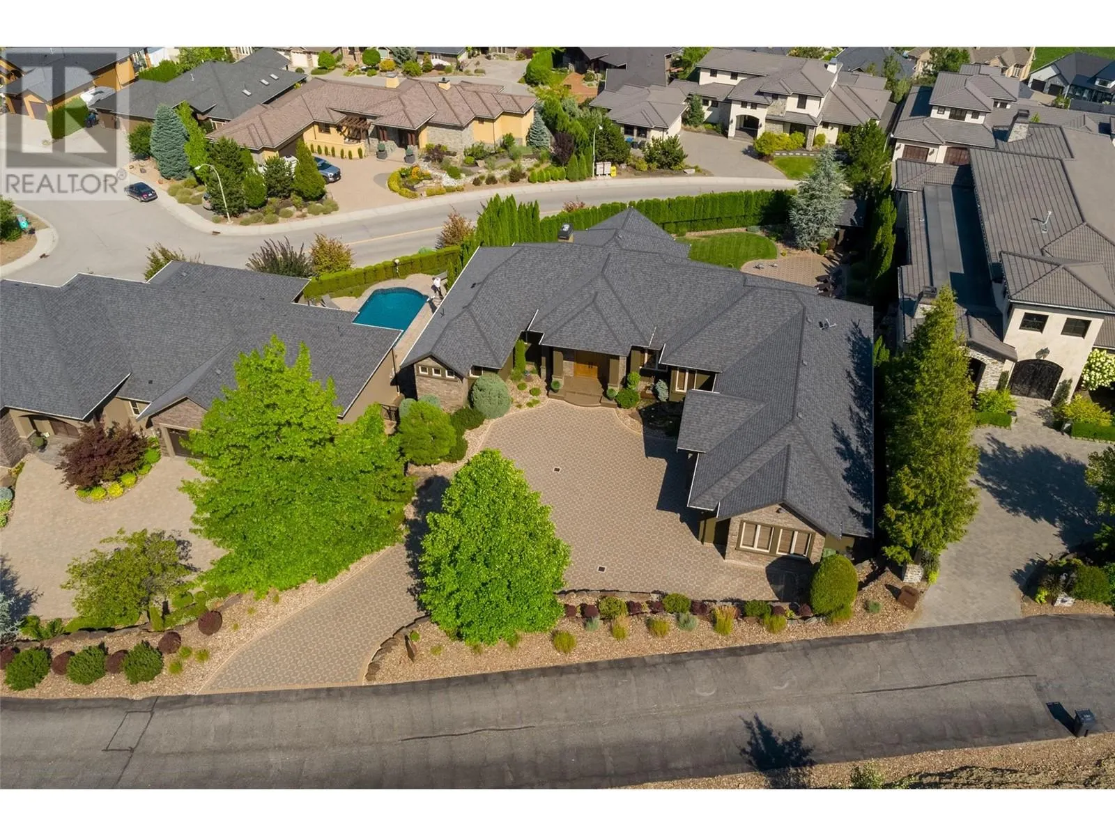 1528 Vineyard Drive