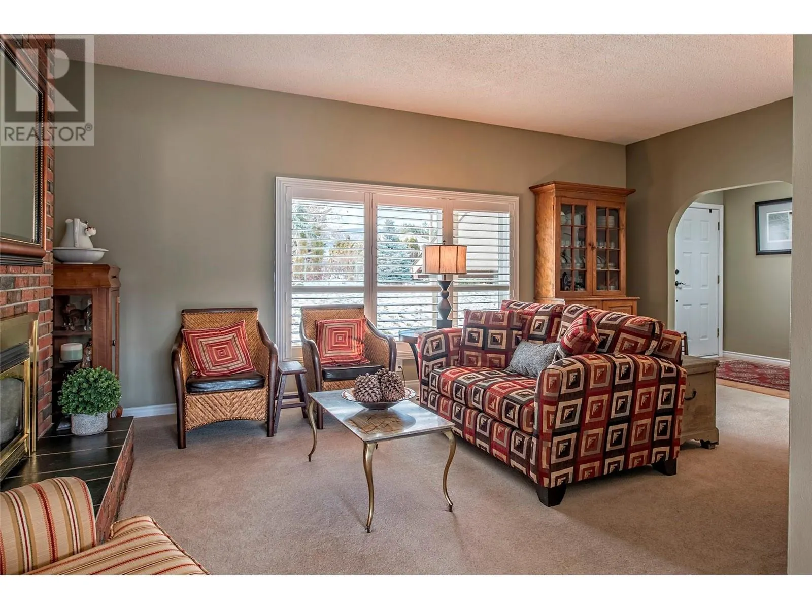 186 Stepping Stones Crescent