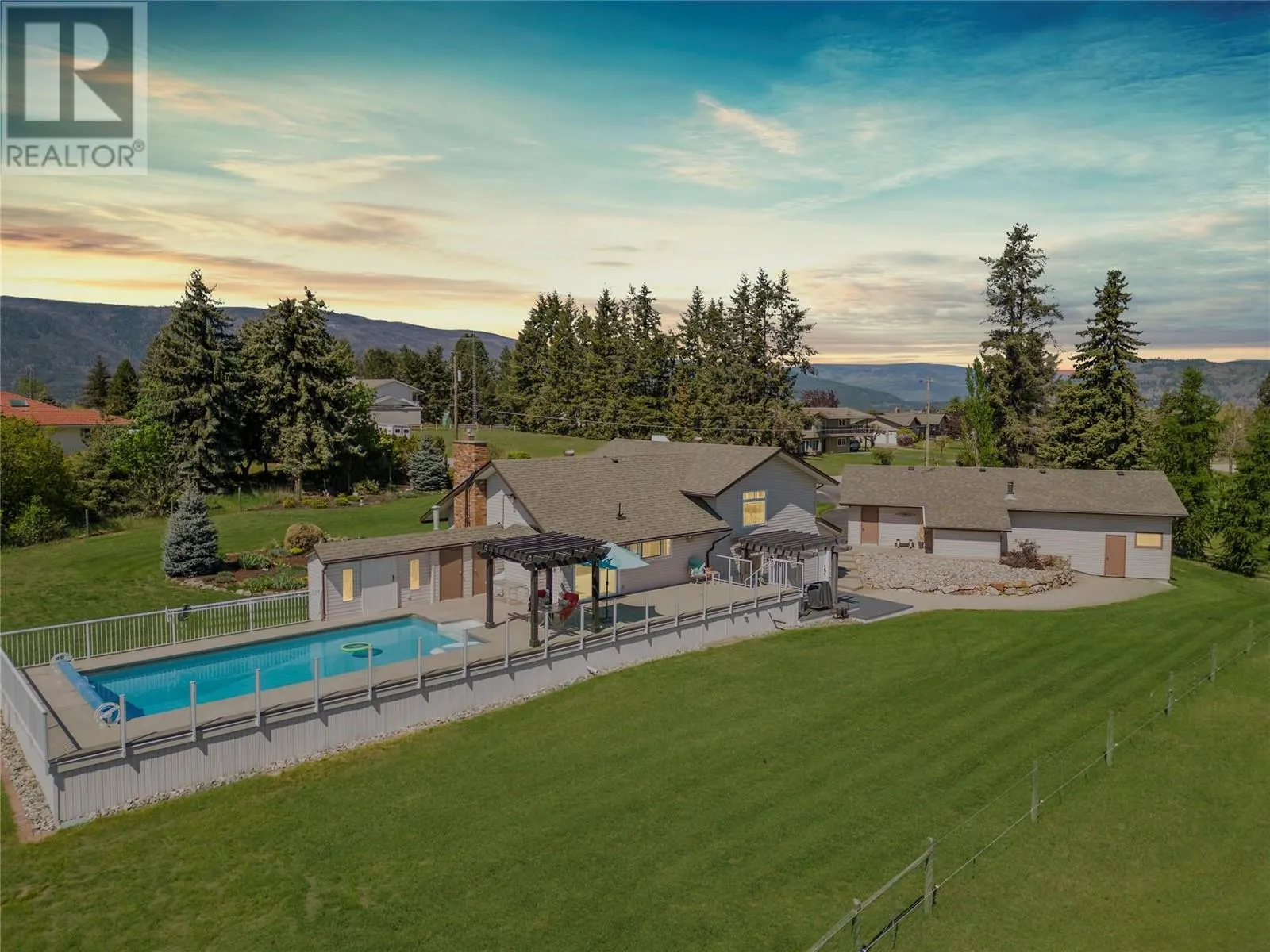 186 Stepping Stones Crescent
