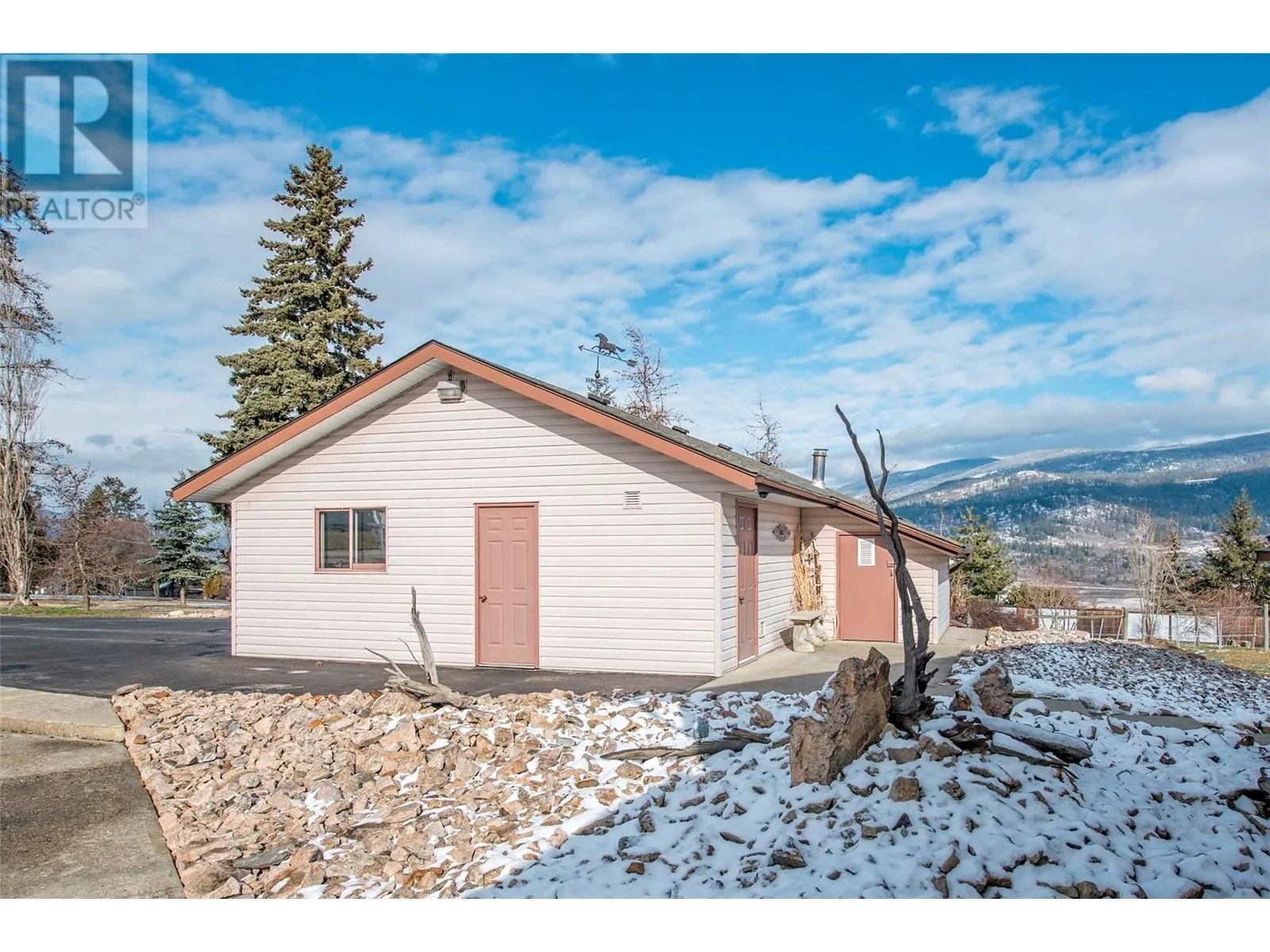 186 Stepping Stones Crescent