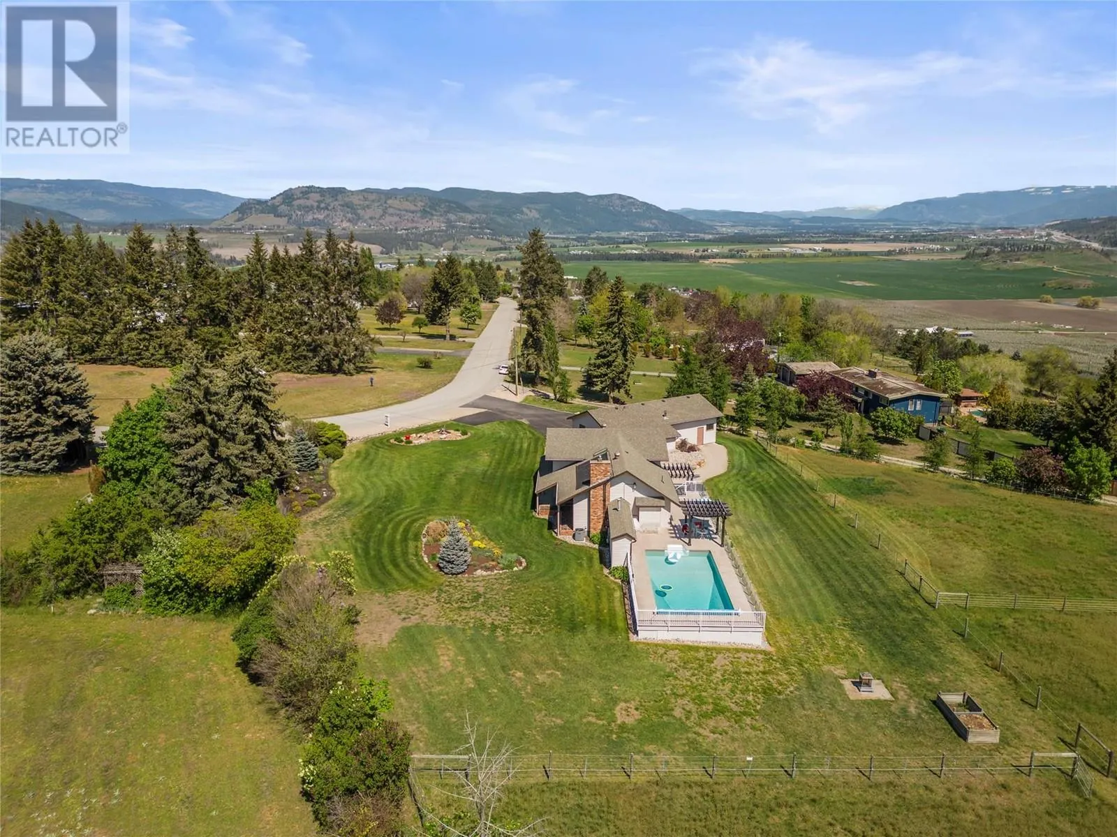 186 Stepping Stones Crescent
