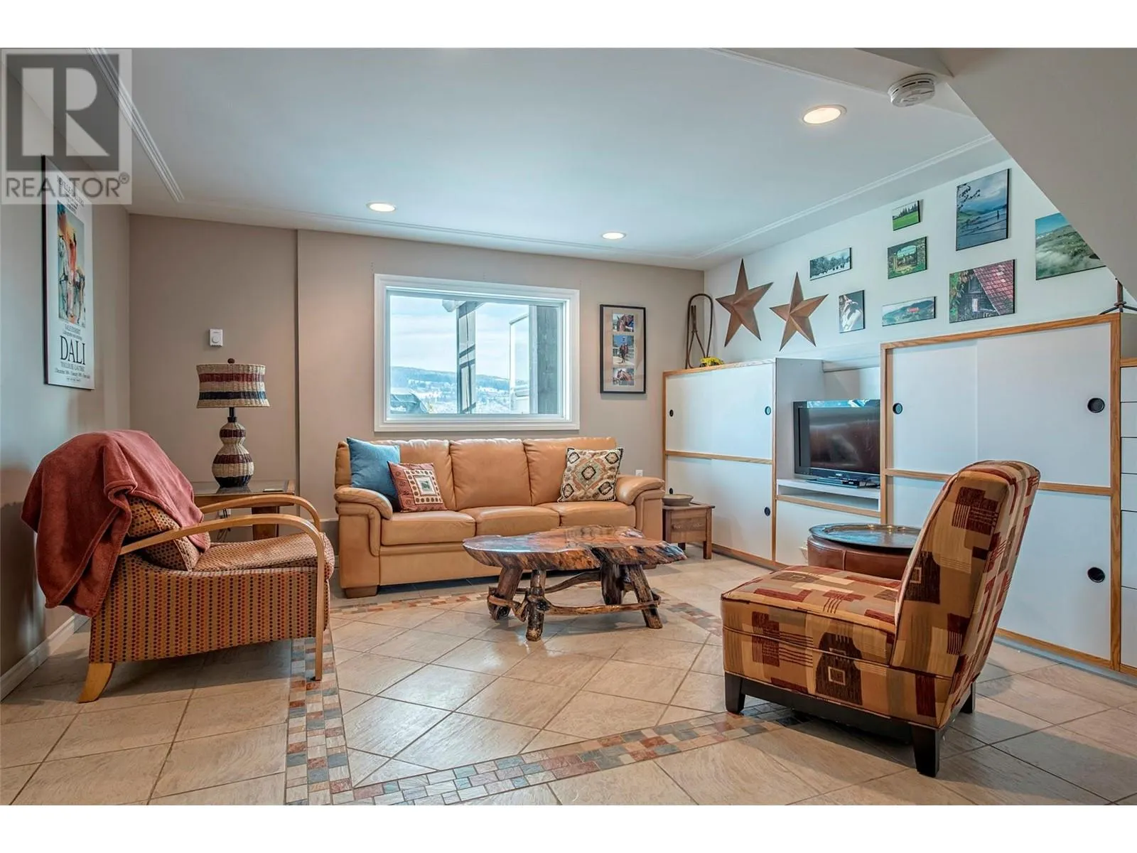 186 Stepping Stones Crescent