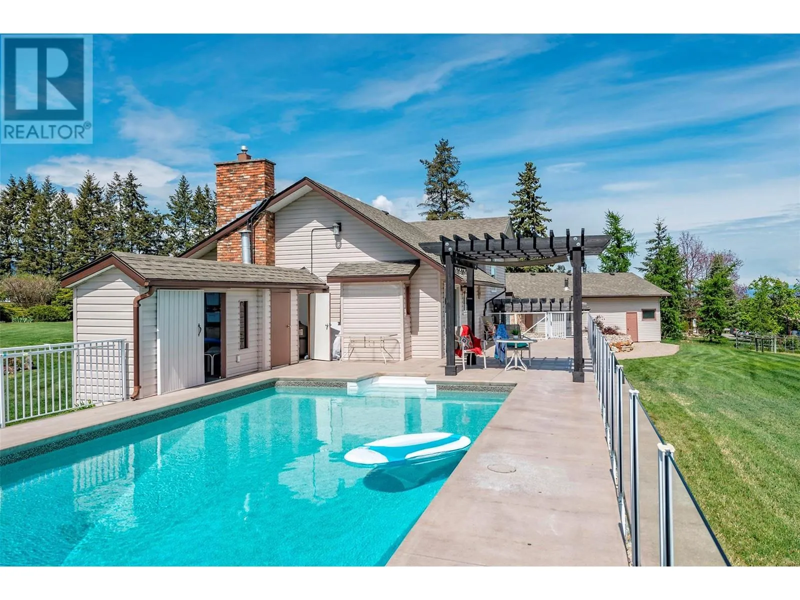186 Stepping Stones Crescent
