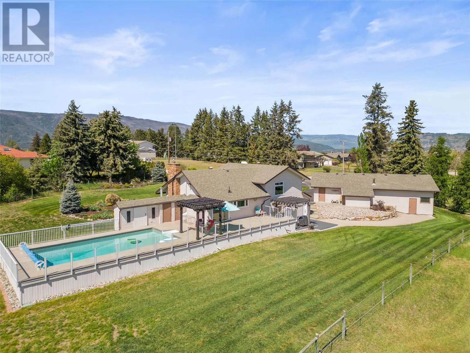 186 Stepping Stones Crescent