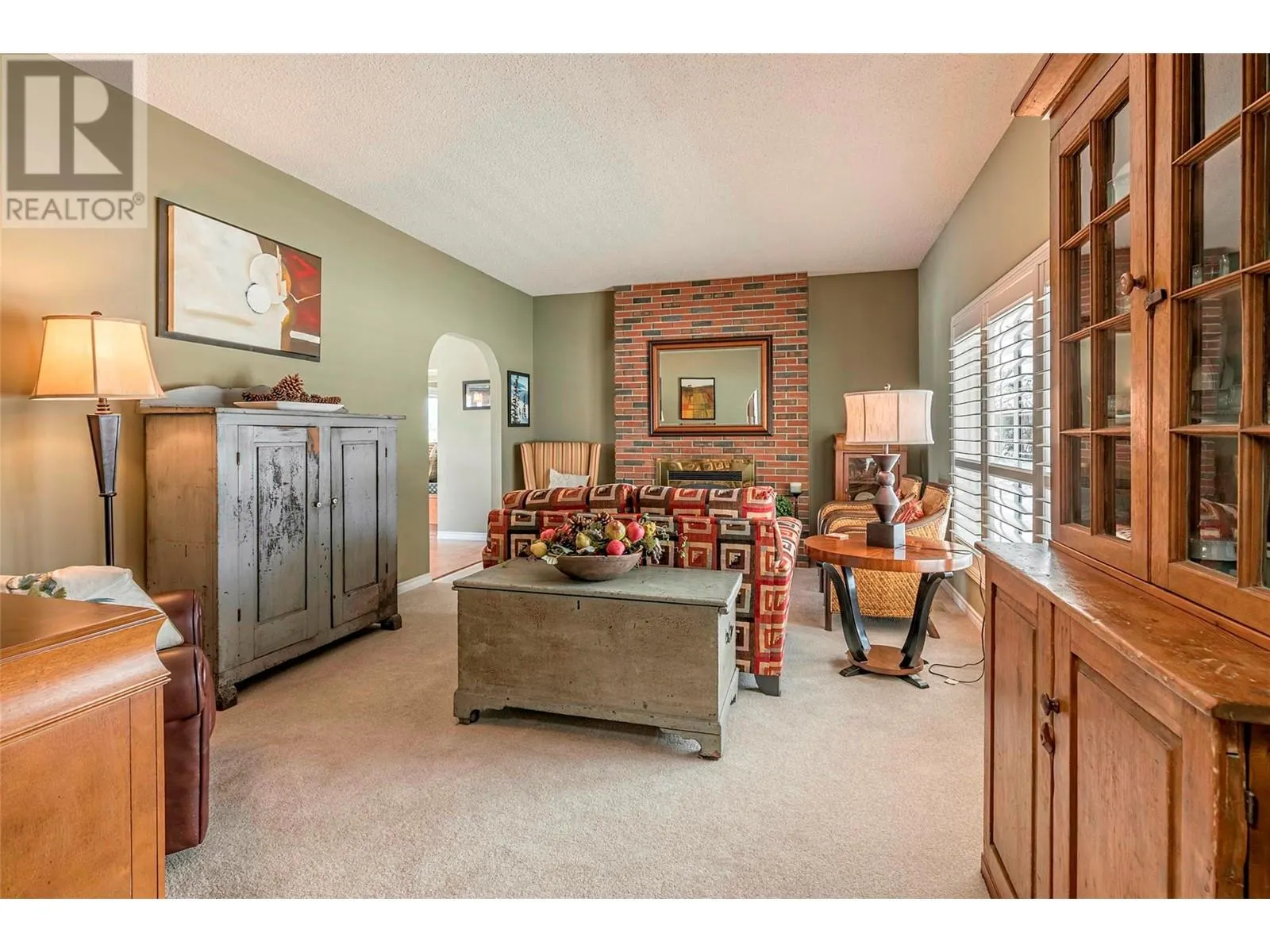 186 Stepping Stones Crescent
