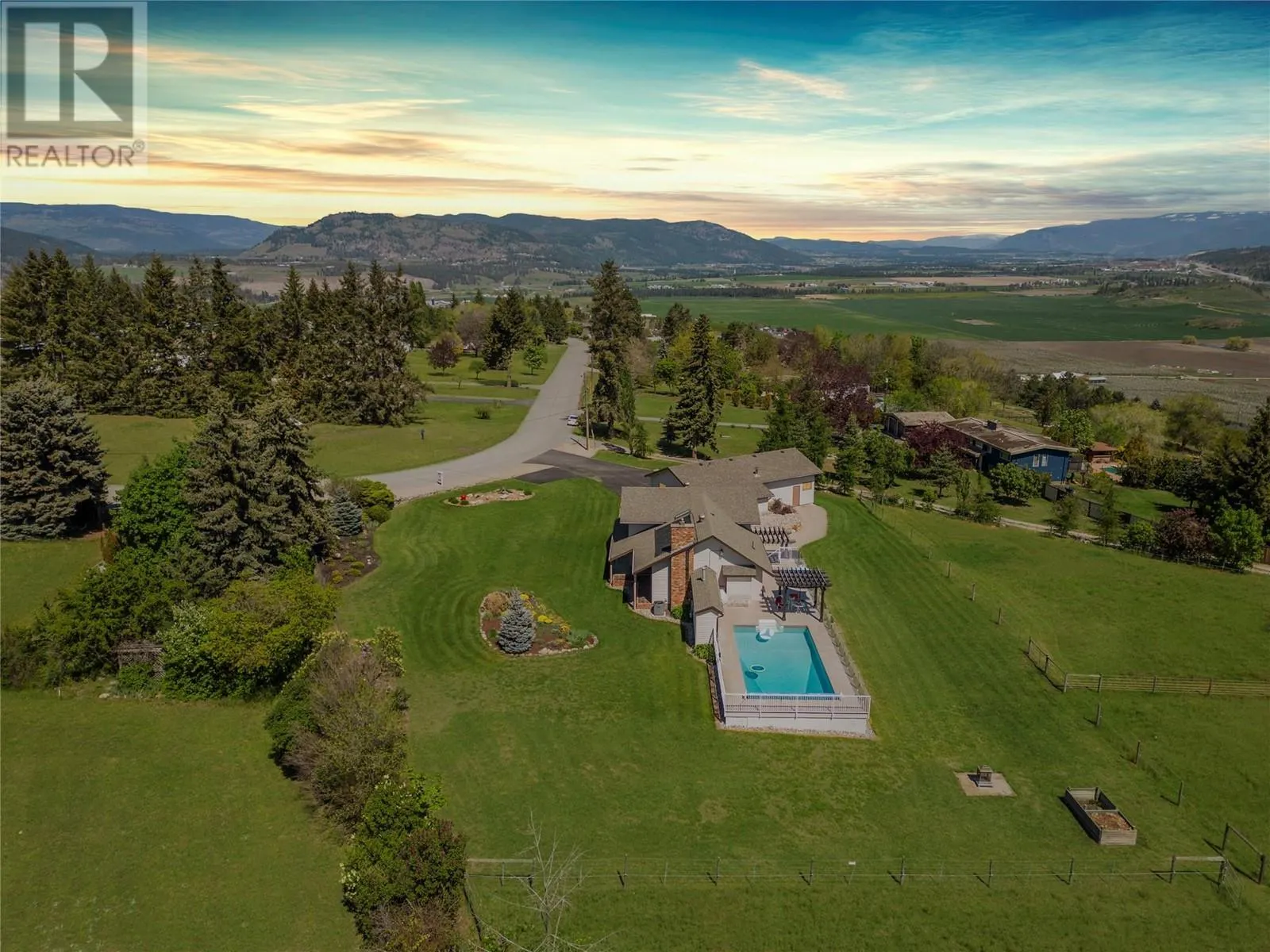186 Stepping Stones Crescent