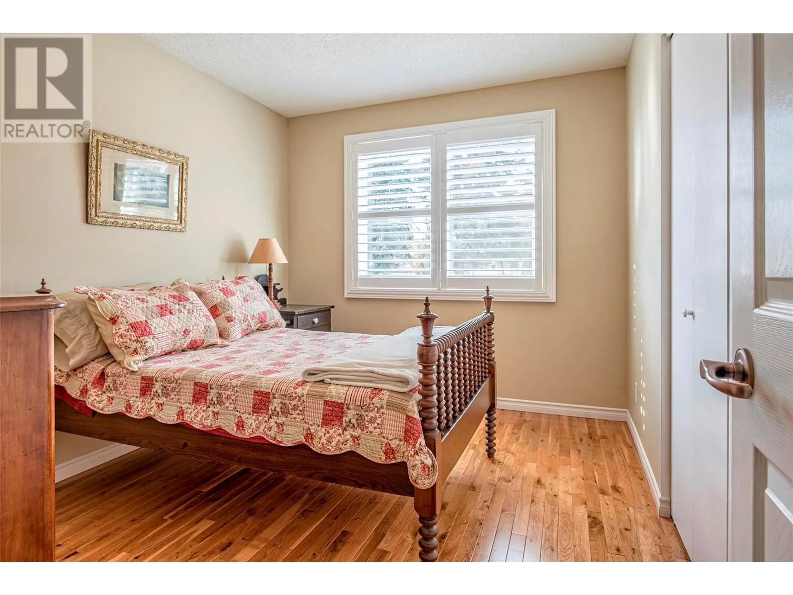 186 Stepping Stones Crescent