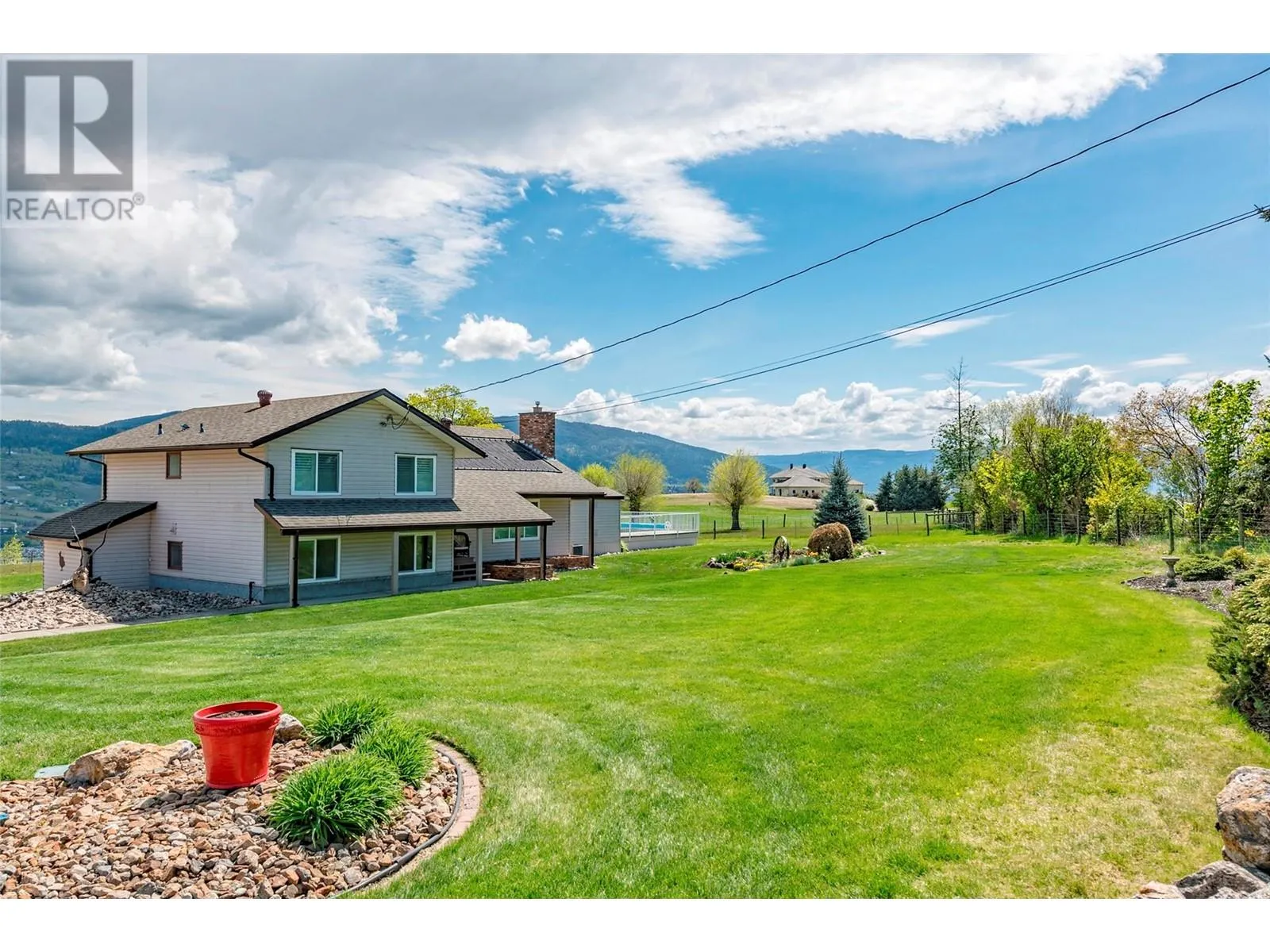 186 Stepping Stones Crescent