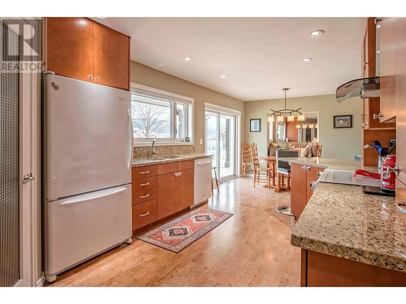 186 Stepping Stones Crescent