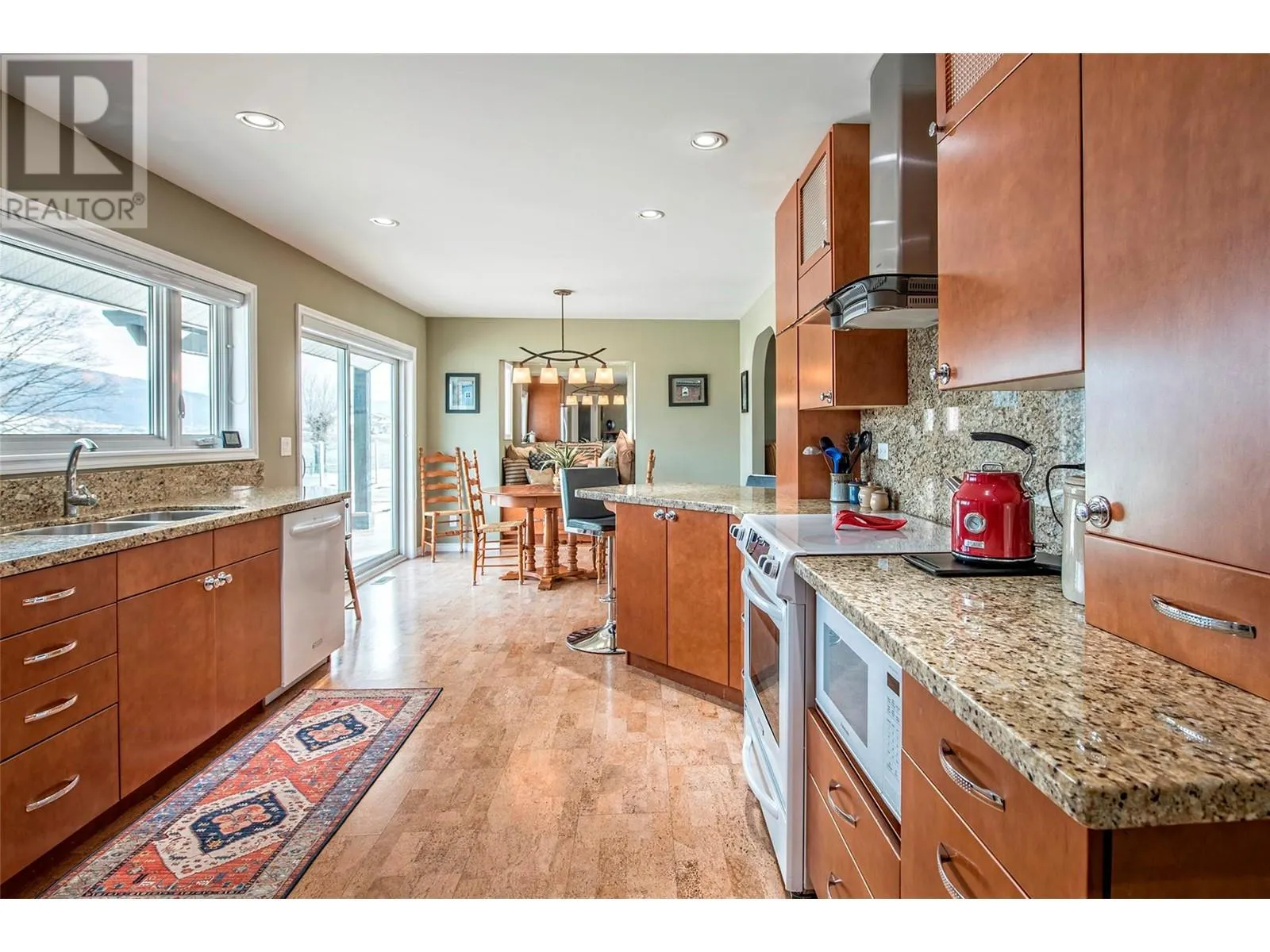 186 Stepping Stones Crescent