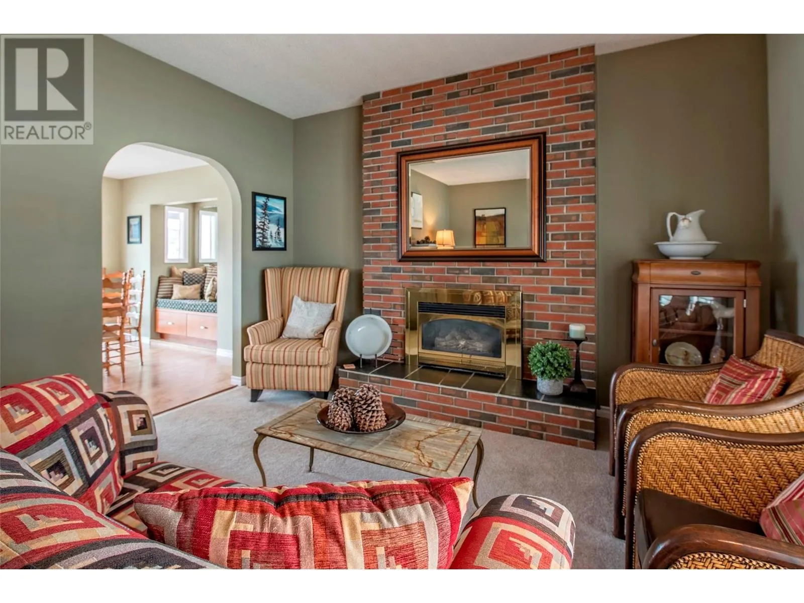 186 Stepping Stones Crescent
