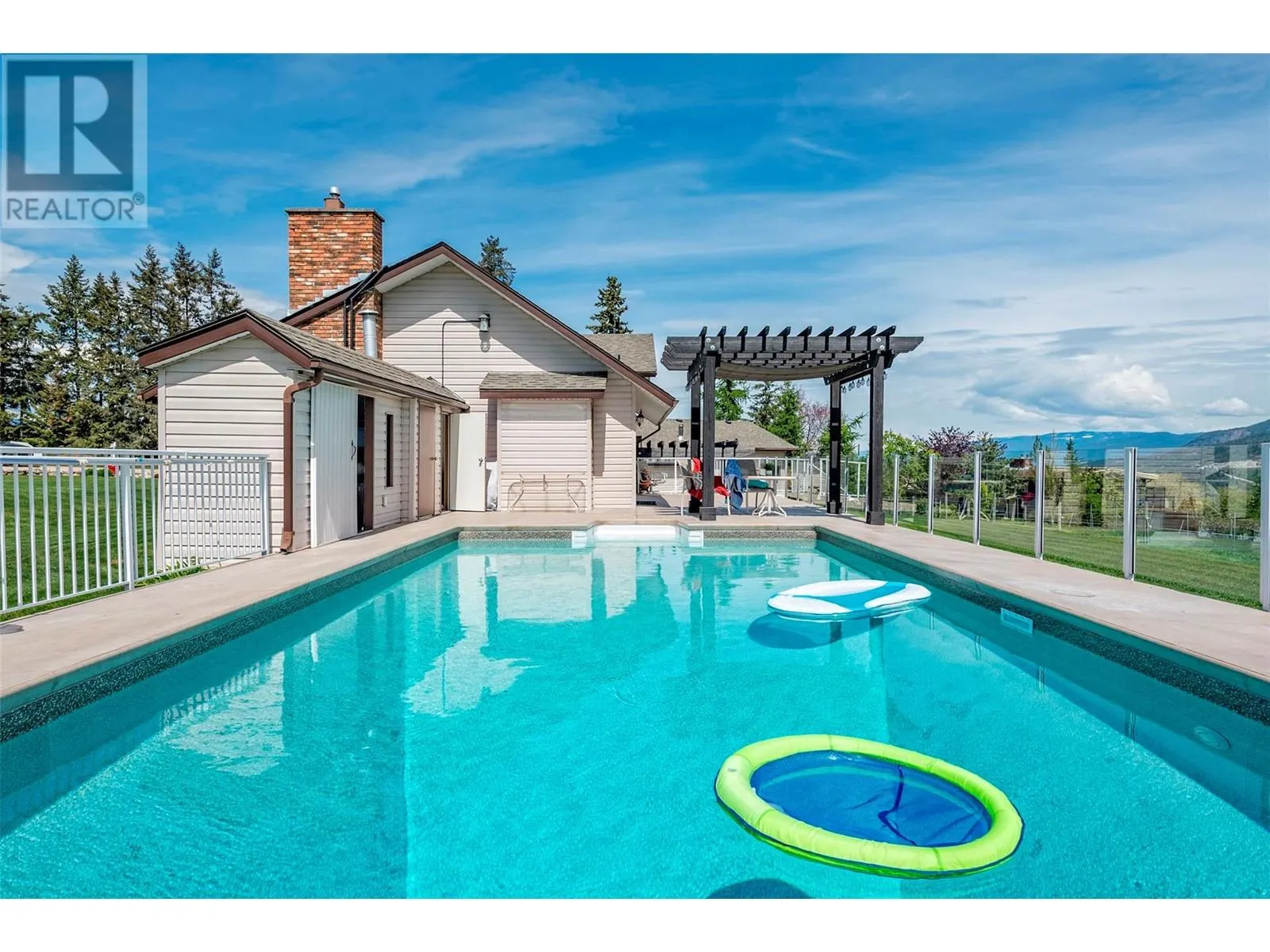 186 Stepping Stones Crescent