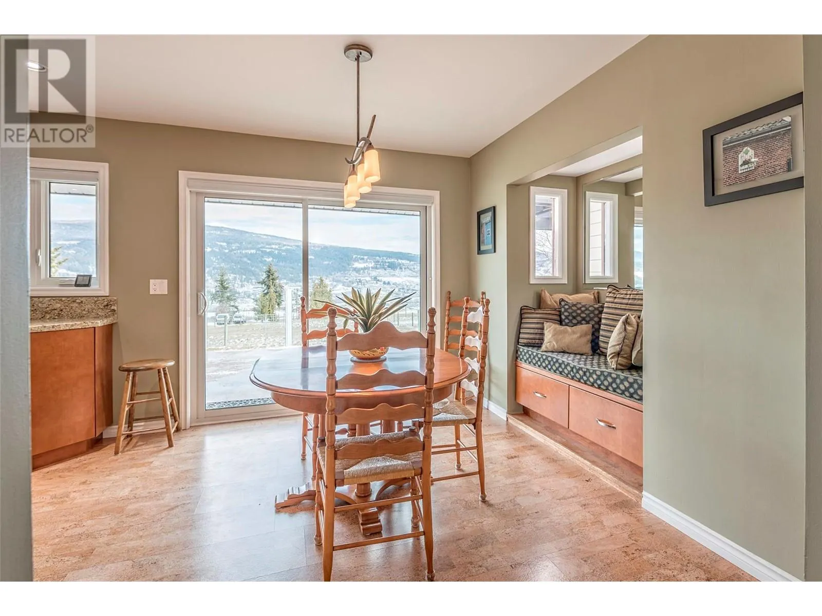186 Stepping Stones Crescent