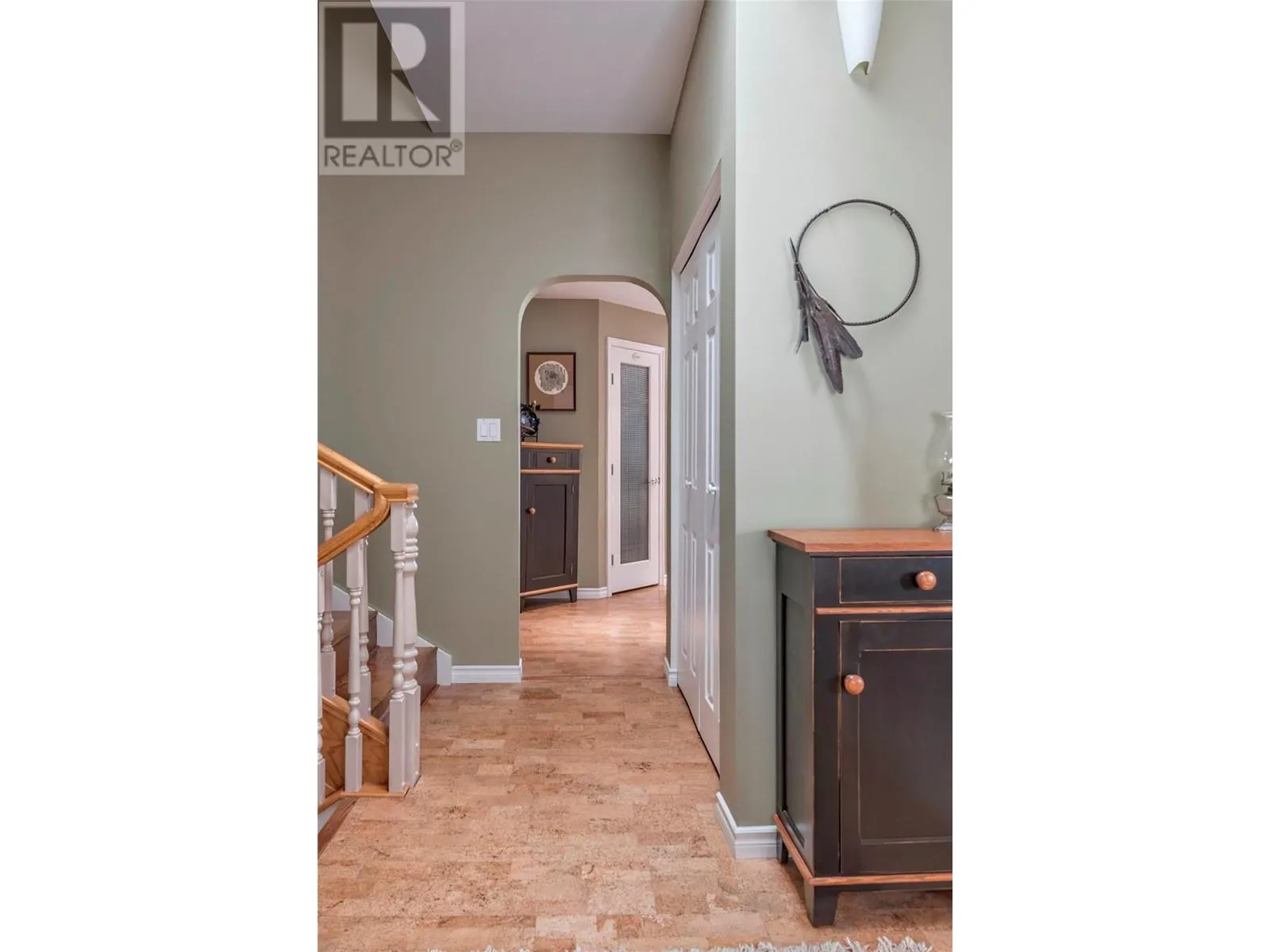 186 Stepping Stones Crescent