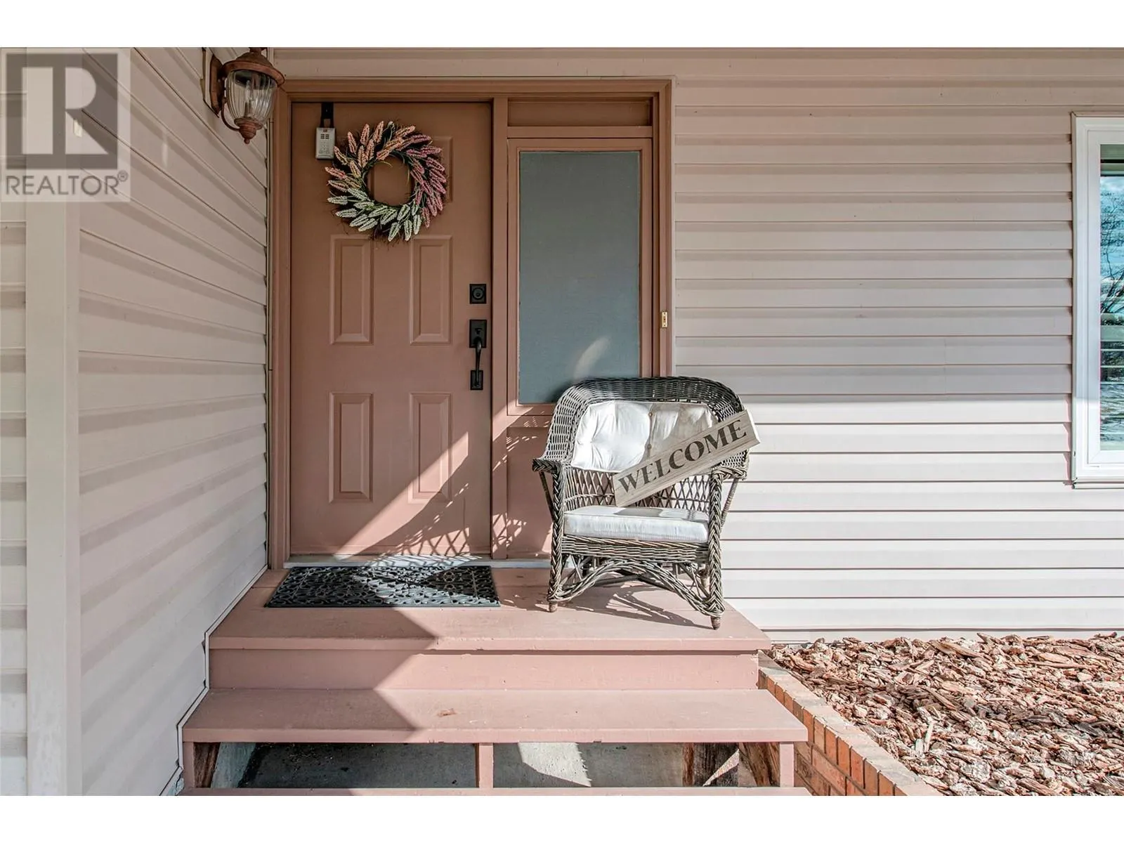 186 Stepping Stones Crescent