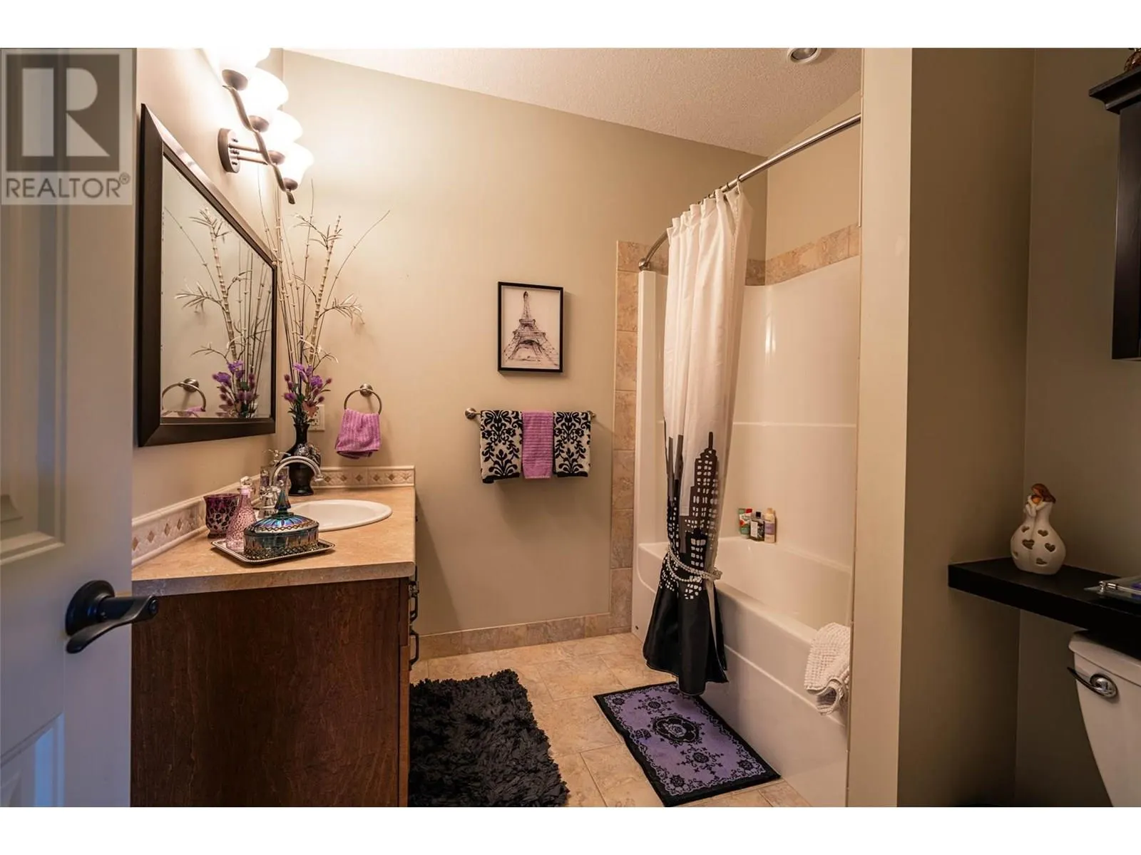 1011 Foothills Court
