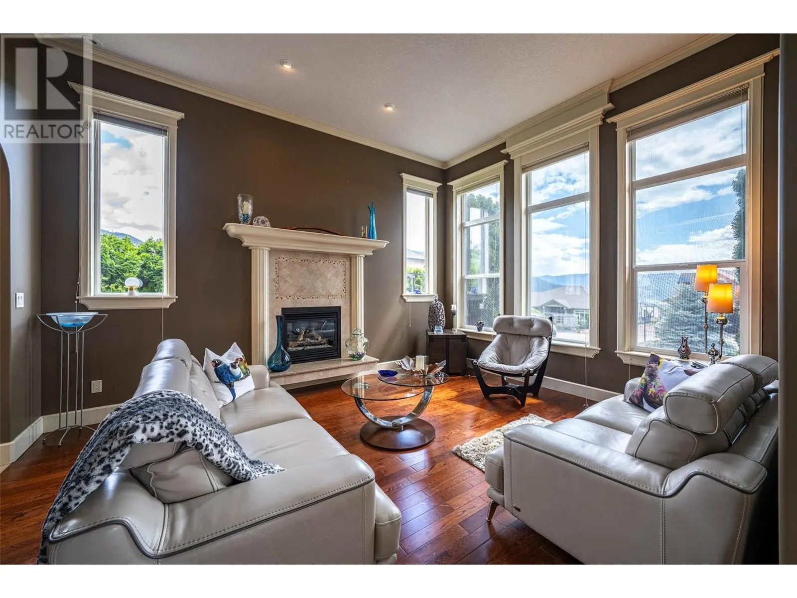 1011 Foothills Court