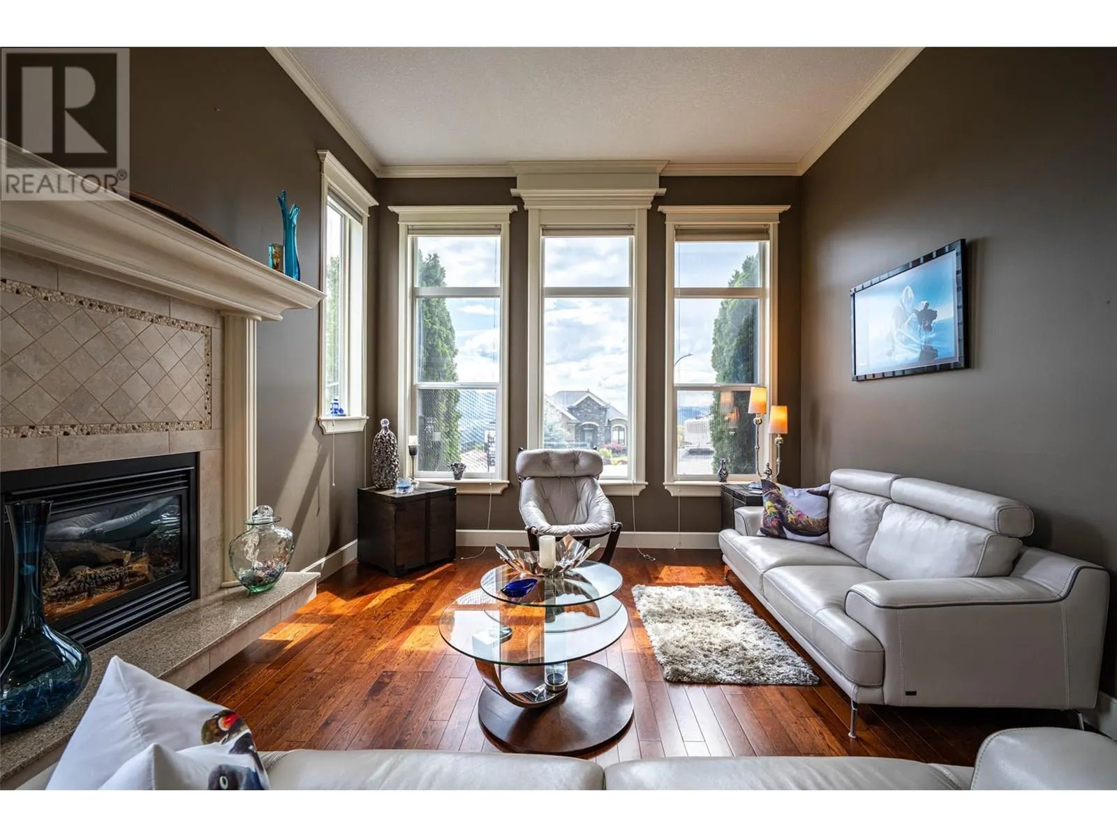 1011 Foothills Court