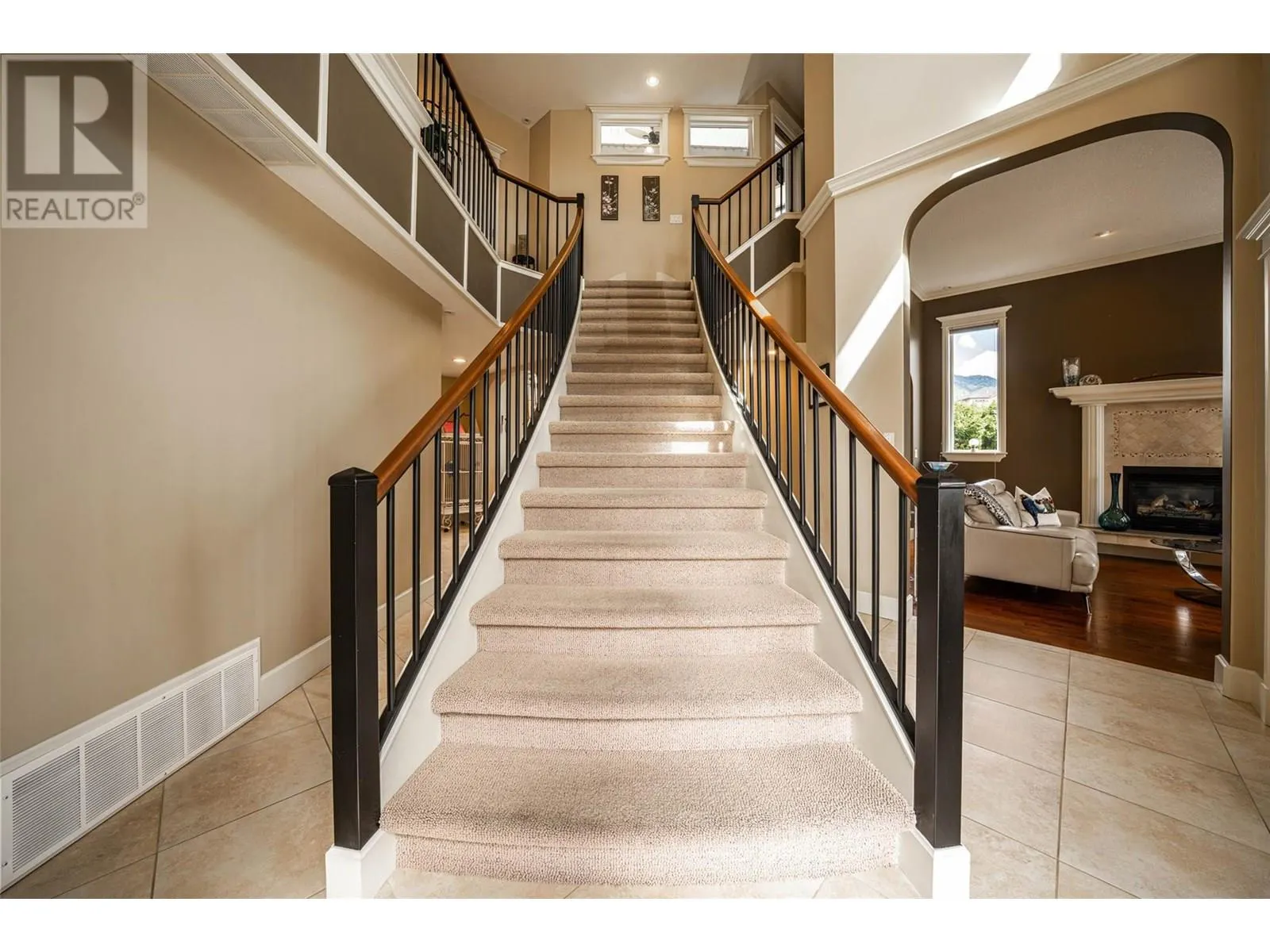 1011 Foothills Court