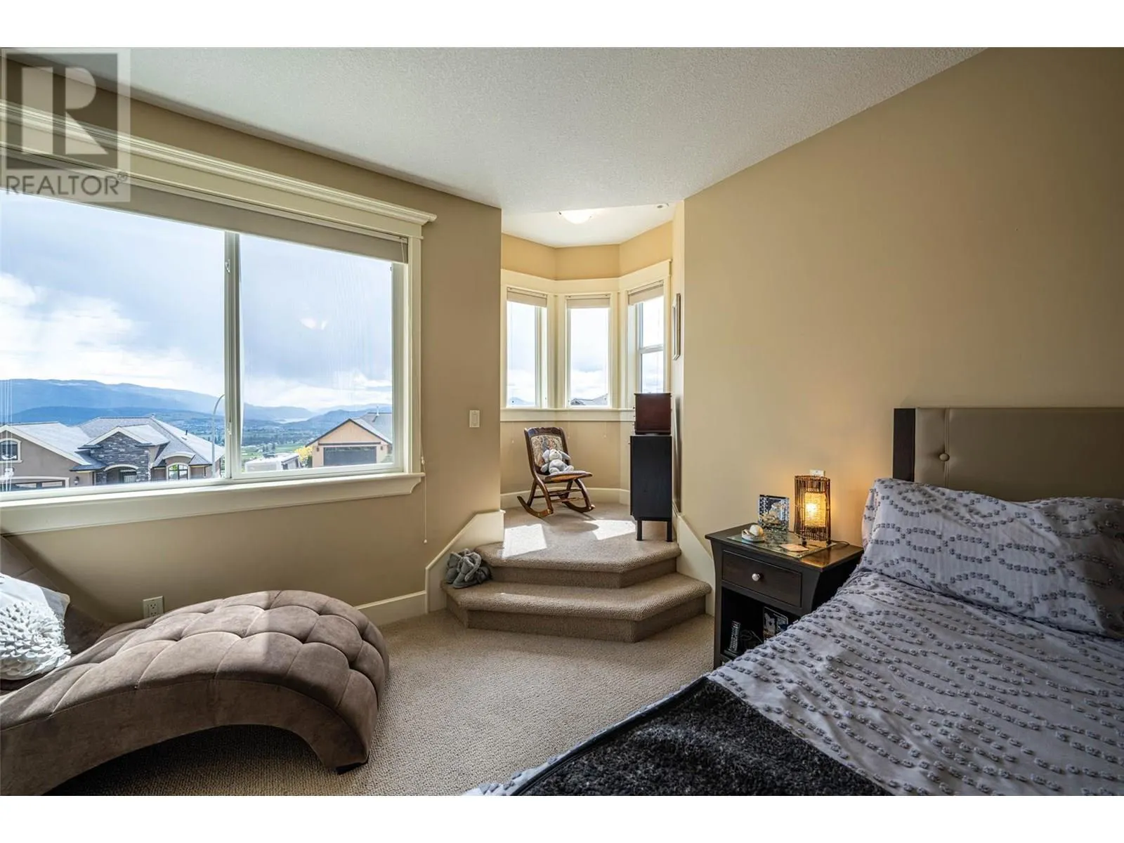 1011 Foothills Court