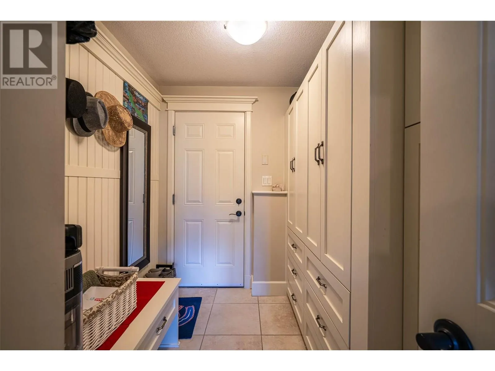 1011 Foothills Court