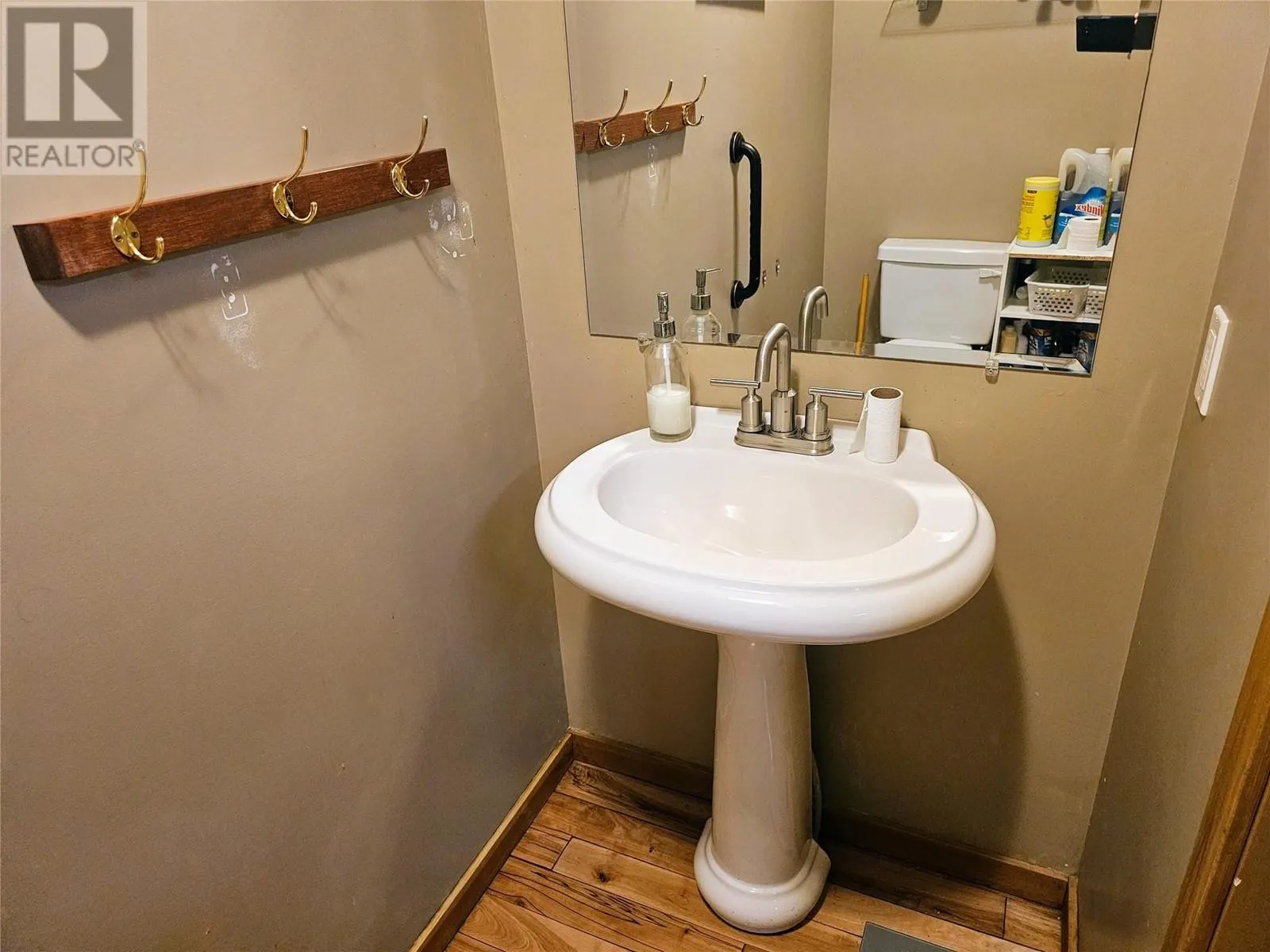 1901 CHOQUETTE Avenue Unit# 104