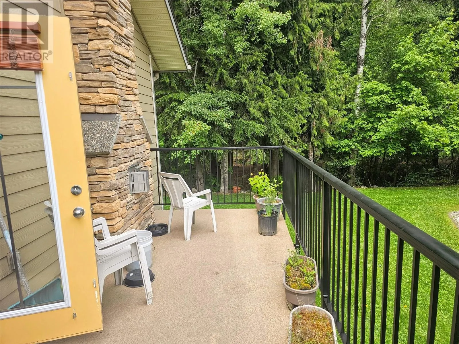 1901 CHOQUETTE Avenue Unit# 104