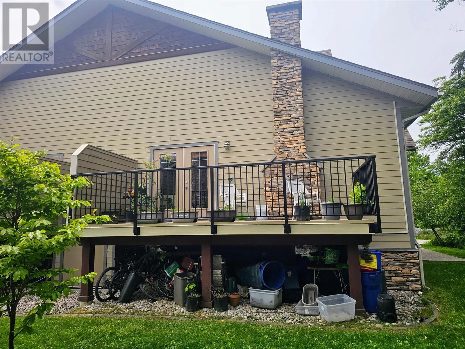 1901 CHOQUETTE Avenue Unit# 104