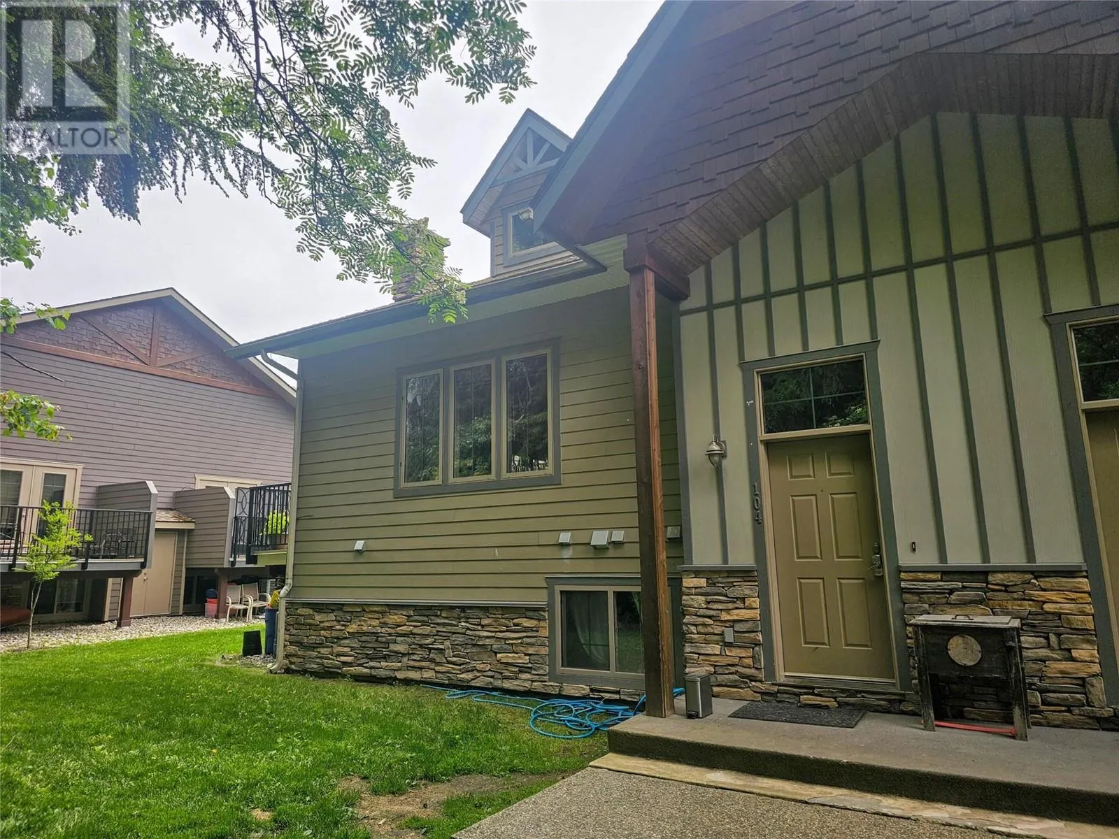 1901 CHOQUETTE Avenue Unit# 104