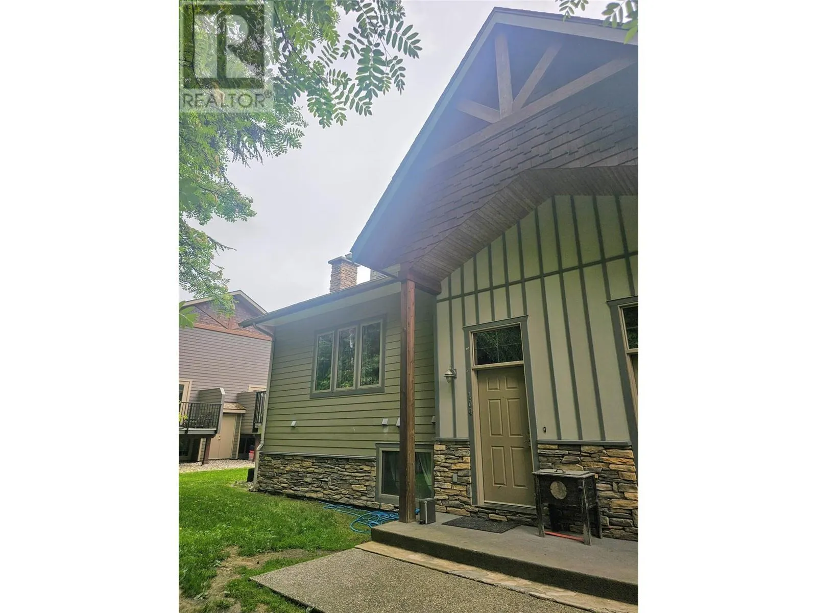1901 CHOQUETTE Avenue Unit# 104
