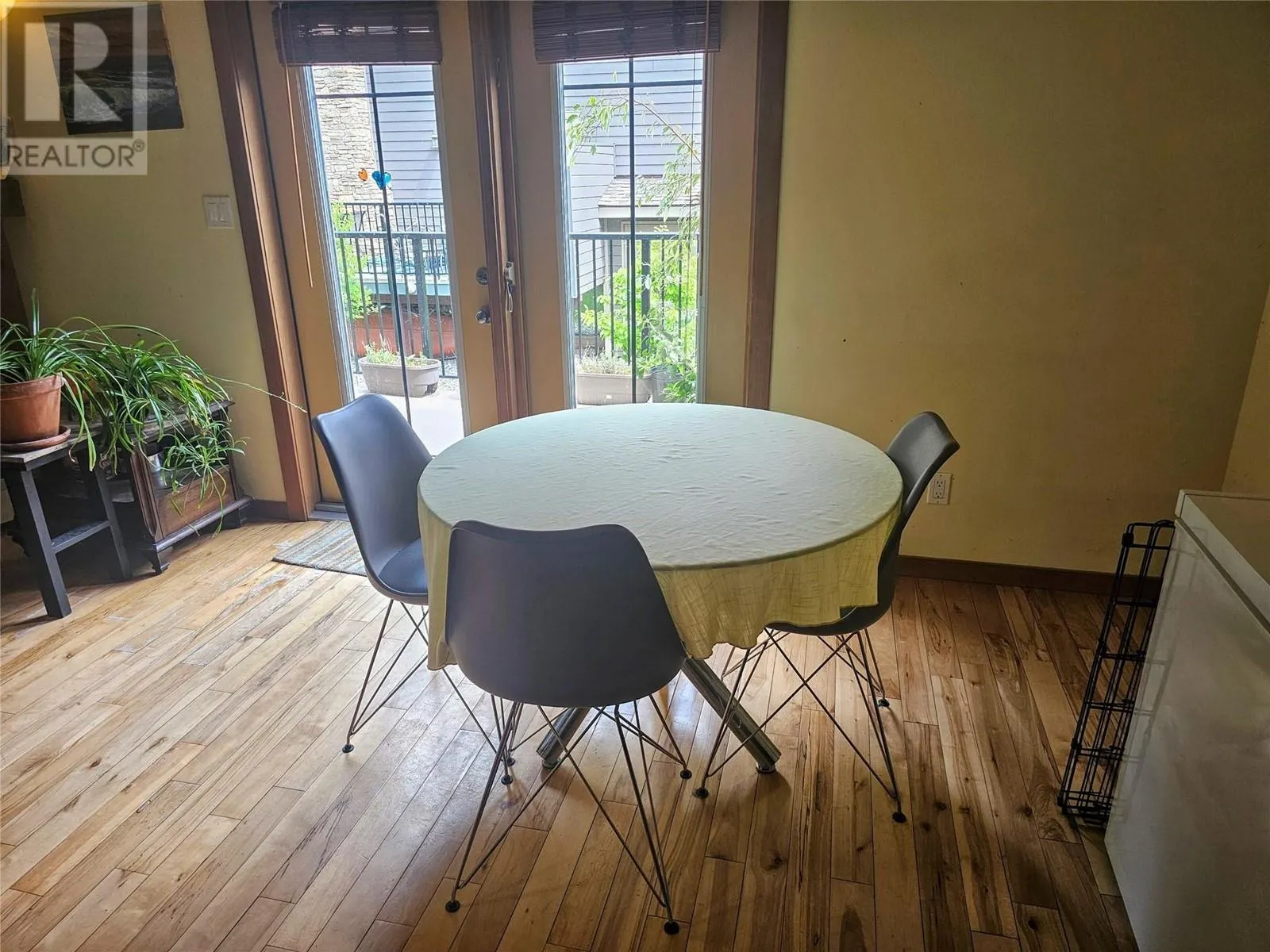 1901 CHOQUETTE Avenue Unit# 104