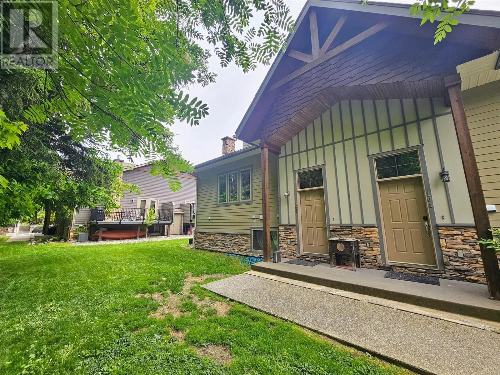 1901 CHOQUETTE Avenue Unit# 104