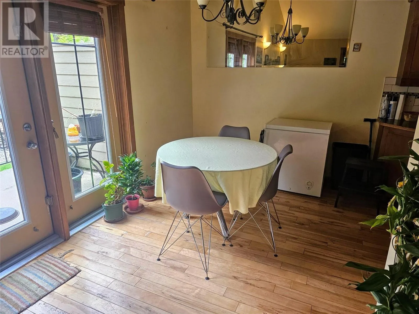 1901 CHOQUETTE Avenue Unit# 104
