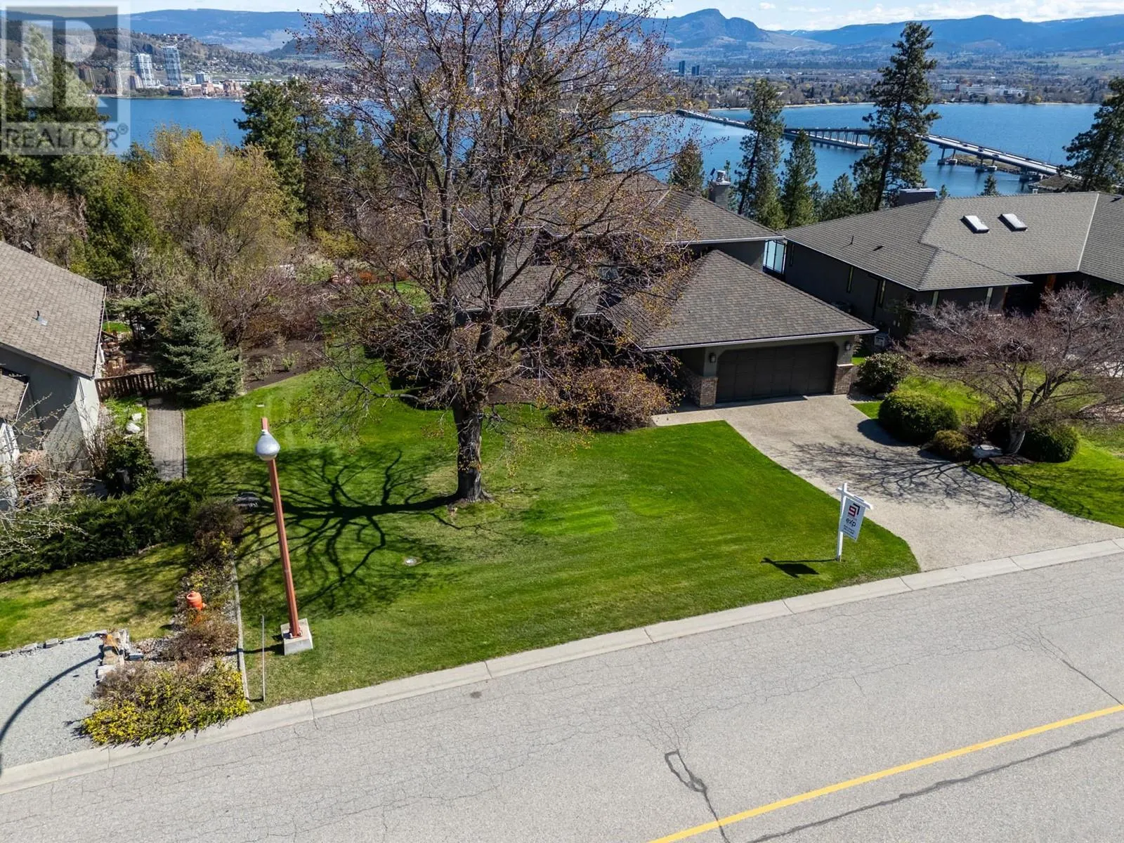1929 Bayview Court
