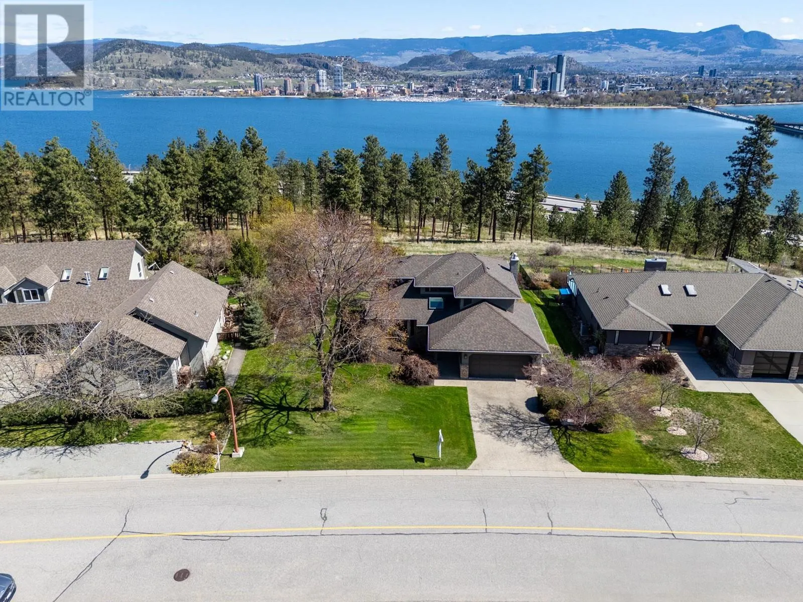 1929 Bayview Court
