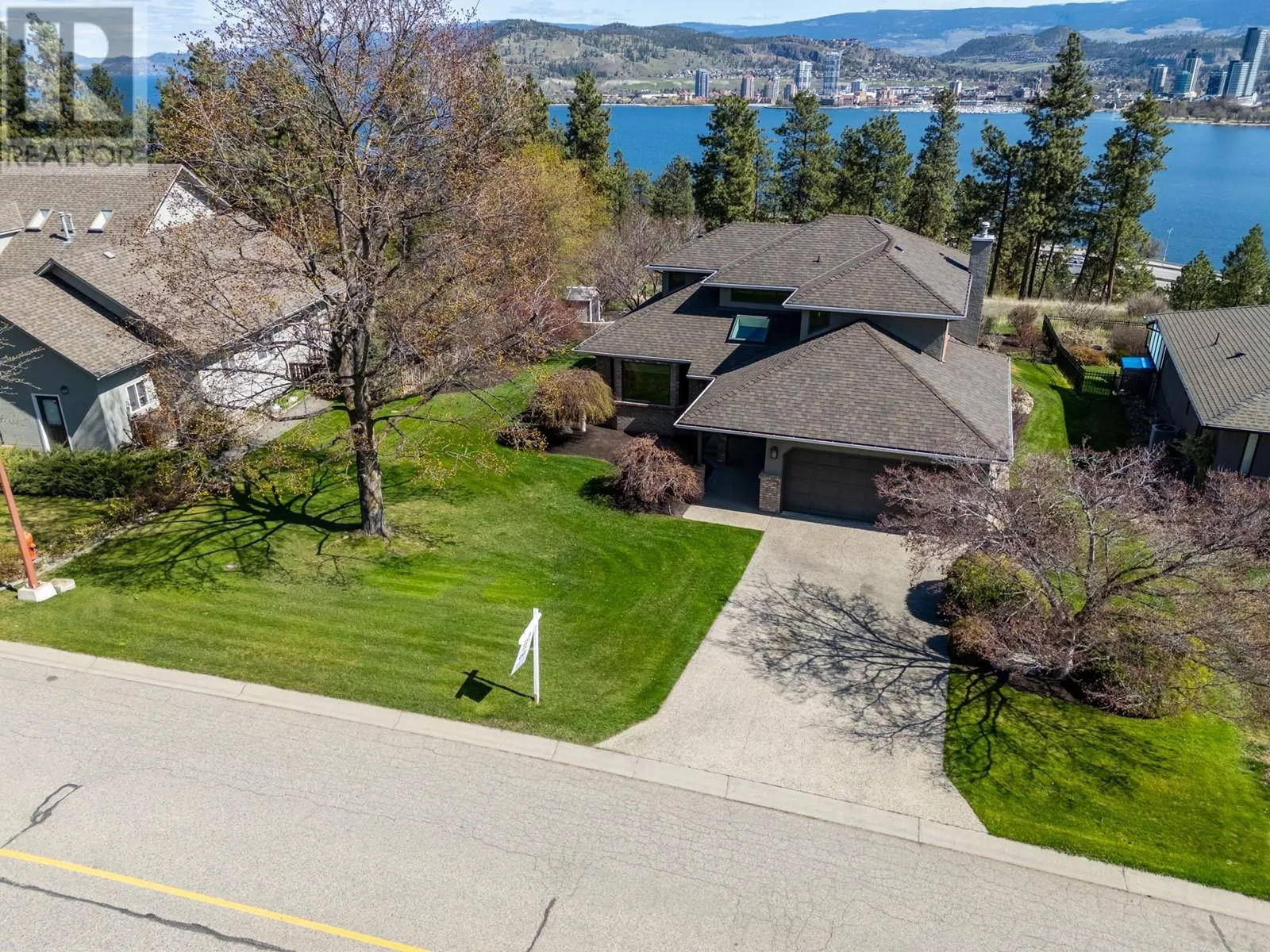 1929 Bayview Court