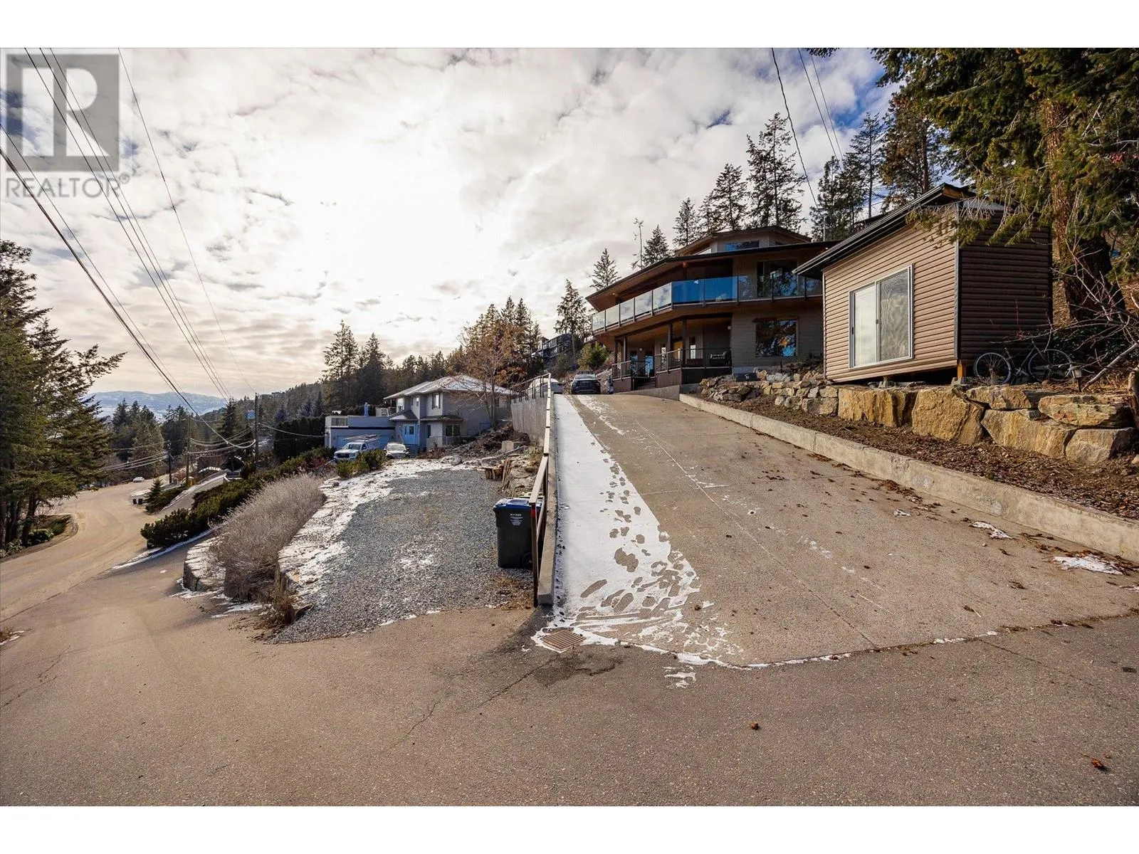 1446 Scott Crescent