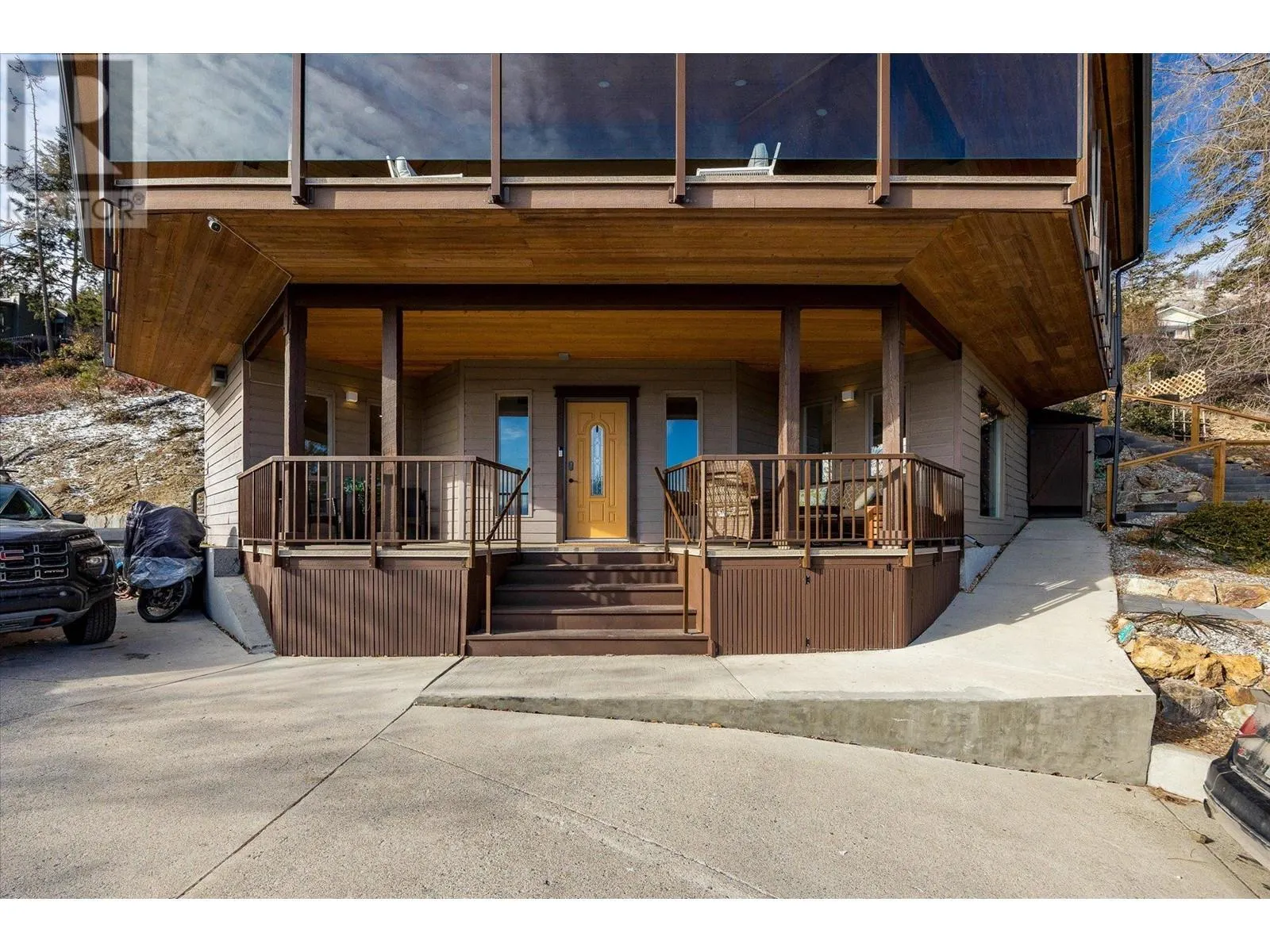 1446 Scott Crescent