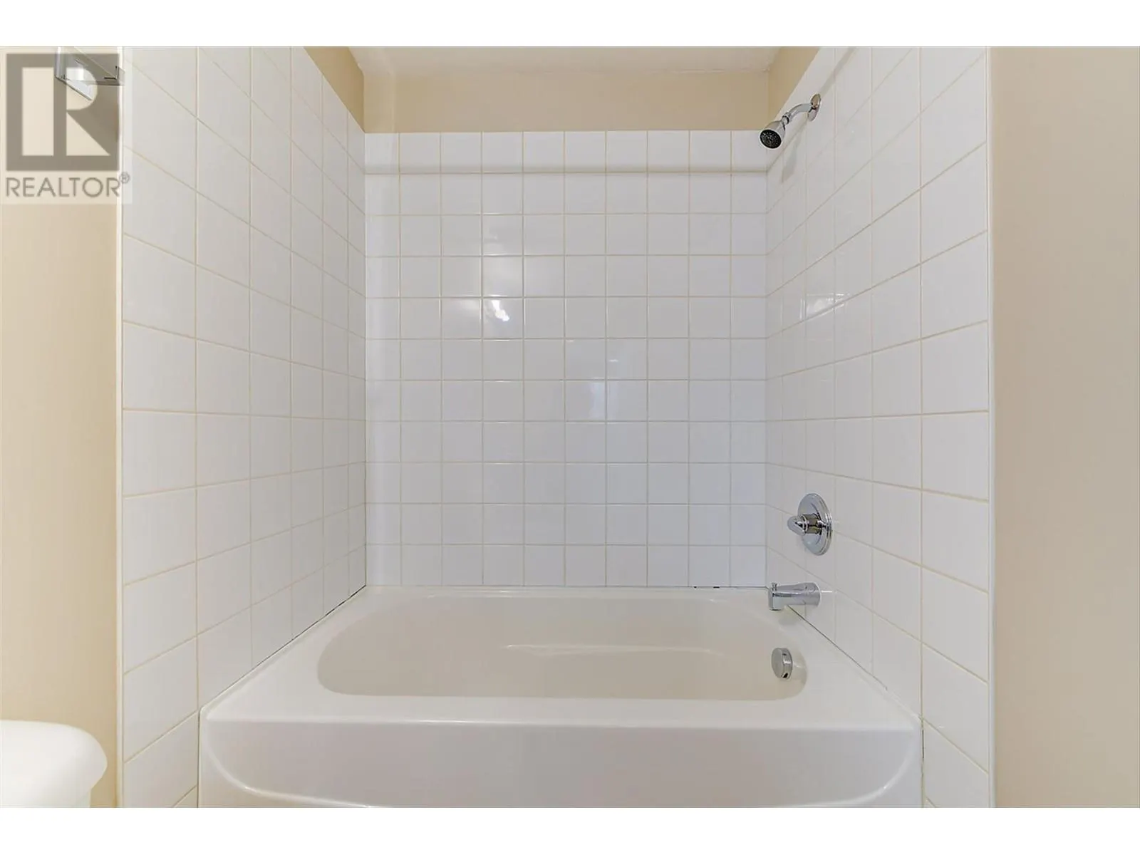 1875 Country Club Drive Unit# 1105